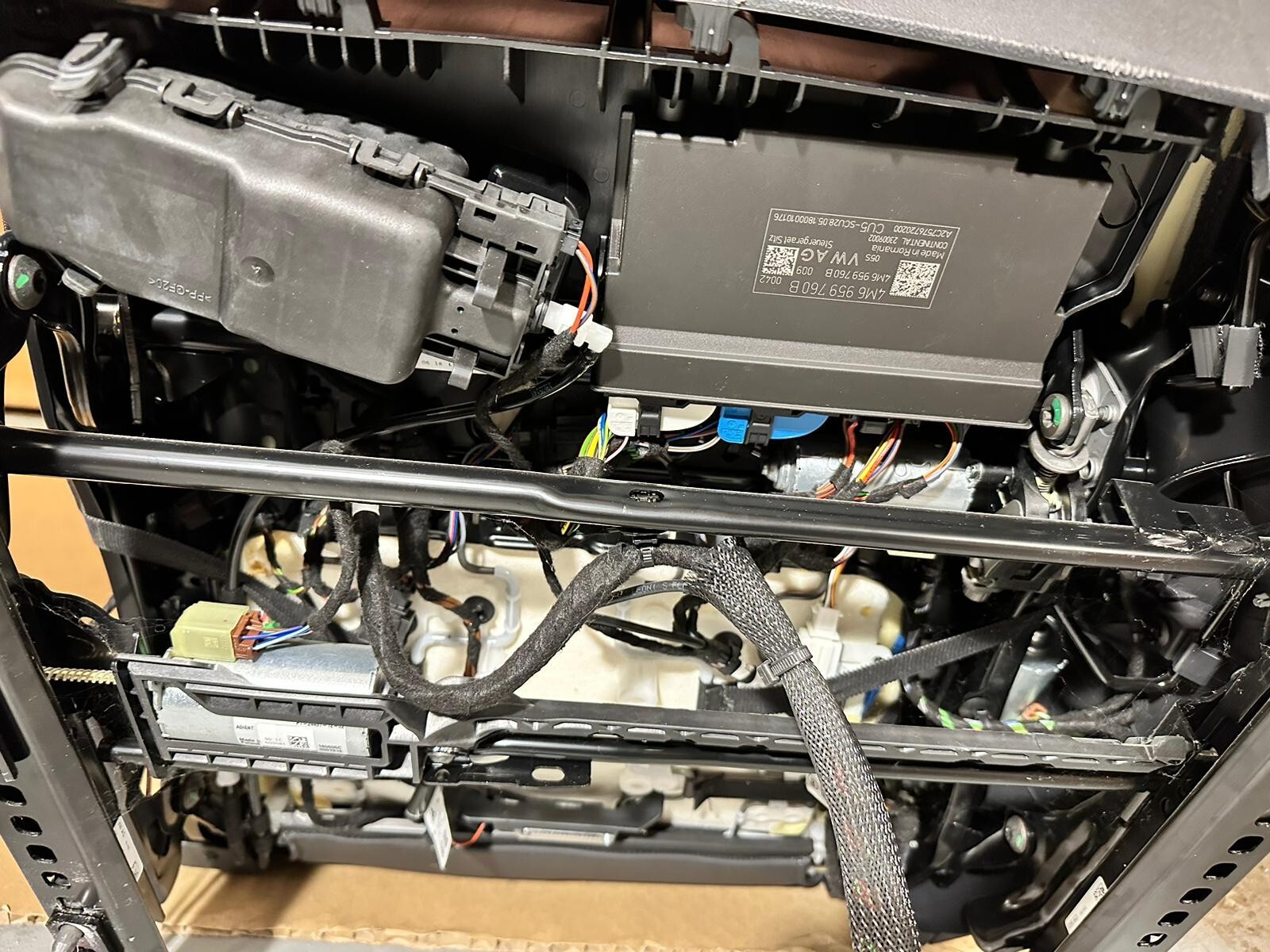 VW TOUAREG III CR7 760 SITZE SPORT LEDER SITZEN BRAUN LEDER VON TEST WAGEN!! - Obrázek 23