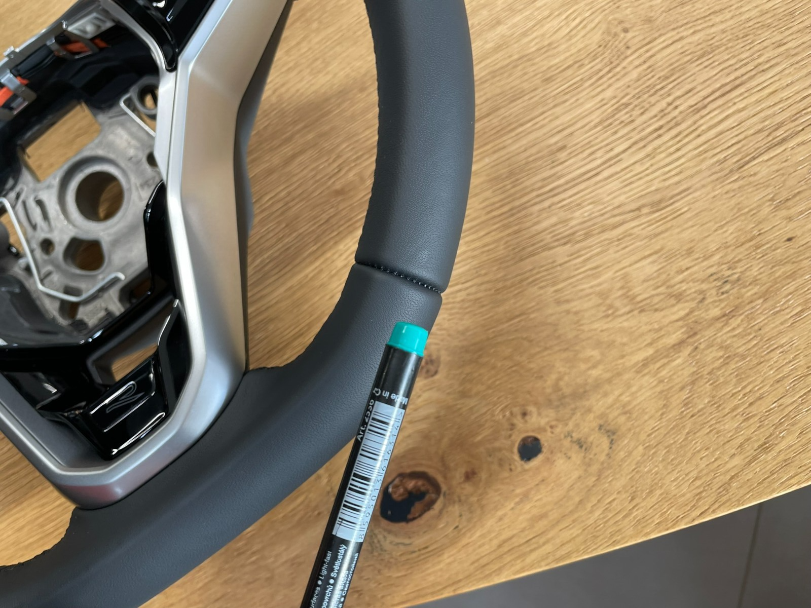 VW TOUAREG III CR7 SPORT LEDER LENKRAD R 760419089P - NUR 1577 KM STAND ORIG VW - Obrázek 11