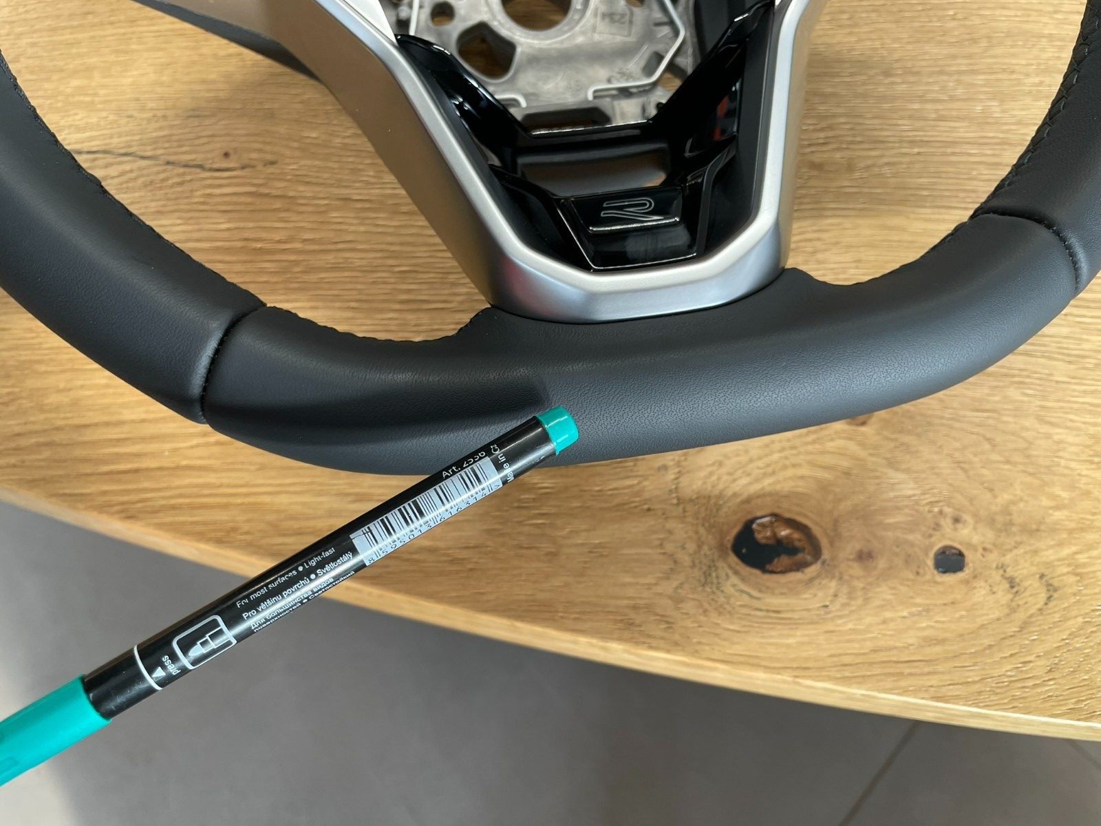 VW TOUAREG III CR7 SPORT LEDER LENKRAD R 760419089P - NUR 1577 KM STAND ORIG VW - Obrázek 12