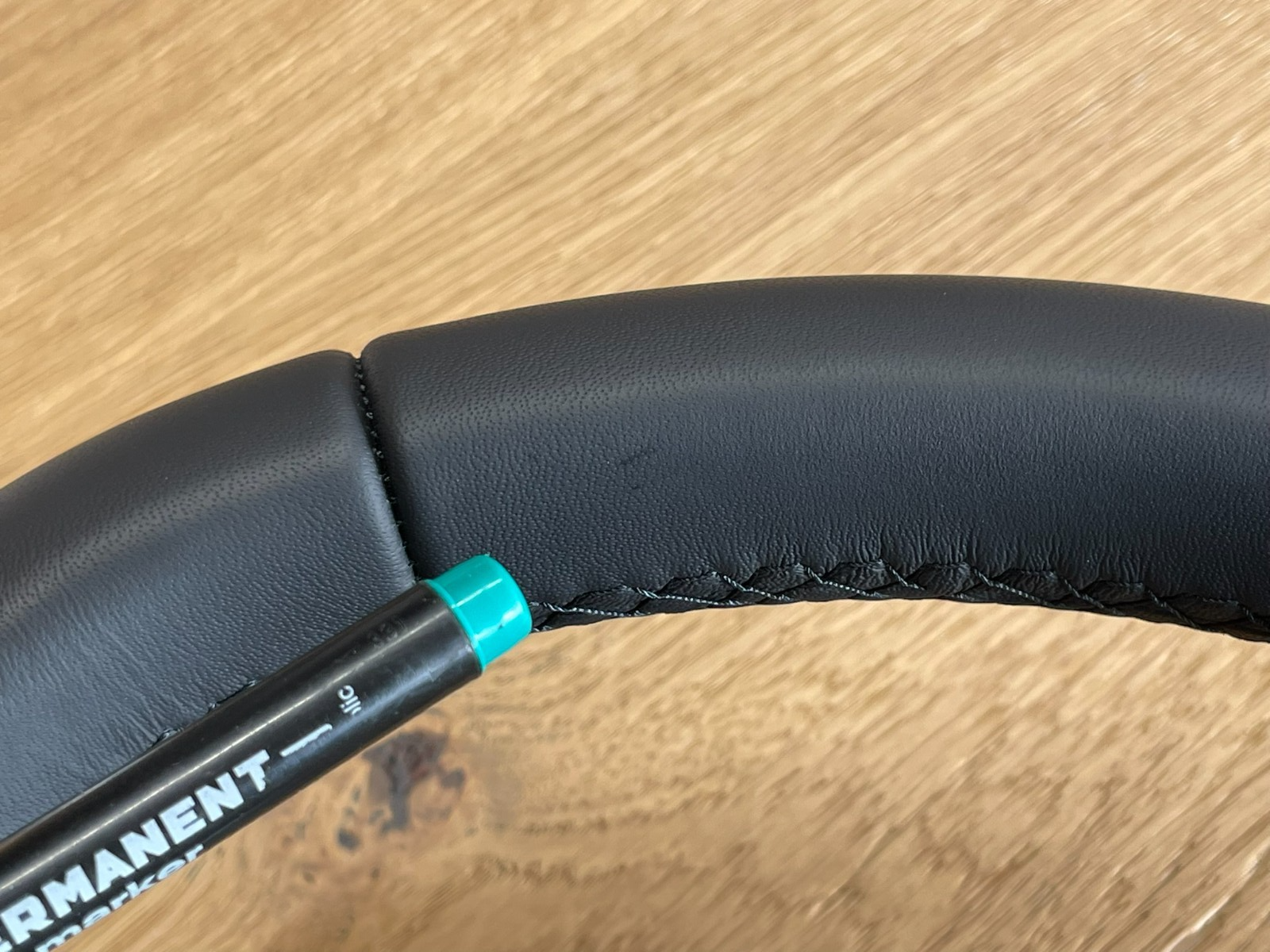 VW TOUAREG III CR7 SPORT LEDER LENKRAD R 760419089P - NUR 1577 KM STAND ORIG VW - Obrázek 15