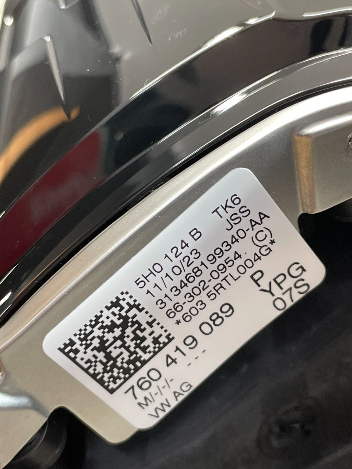 VW TOUAREG III CR7 SPORT LEDER LENKRAD R 760419089P - NUR 1577 KM STAND ORIG VW - Obrázek 3