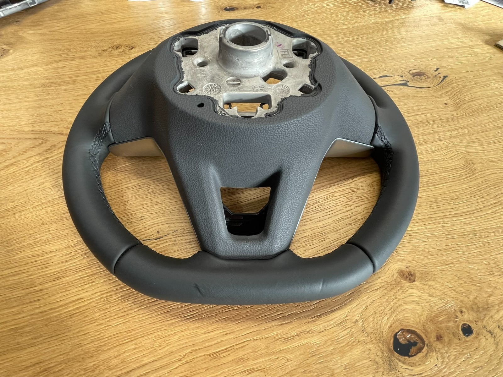 VW TOUAREG III CR7 SPORT LEDER LENKRAD R 760419089P - NUR 1577 KM STAND ORIG VW - Obrázek 21