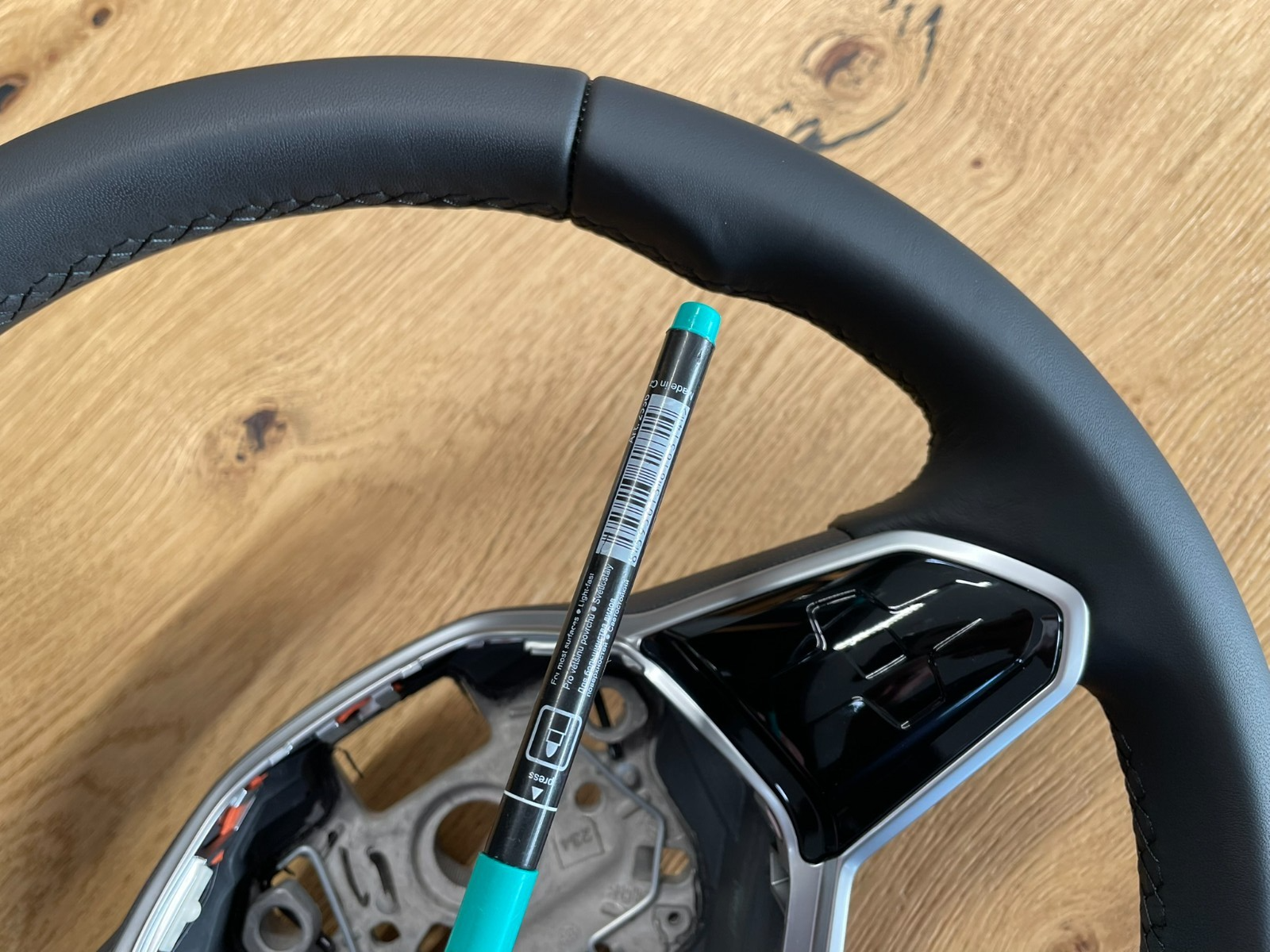 VW TOUAREG III CR7 SPORT LEDER LENKRAD R 760419089P - NUR 1577 KM STAND ORIG VW - Obrázek 10