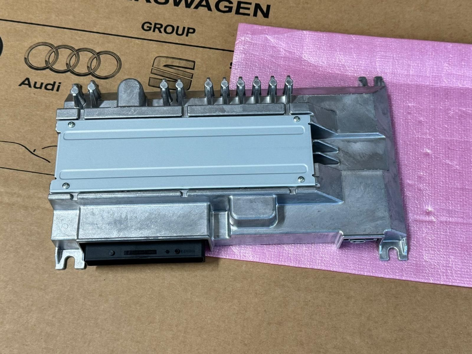 VW TOUAREG VERSTÄRKER DYNAUDIO SOUNDSYSTEM 3Q0035466E SOUNDSYSTEMVERSTÄRKER NEU