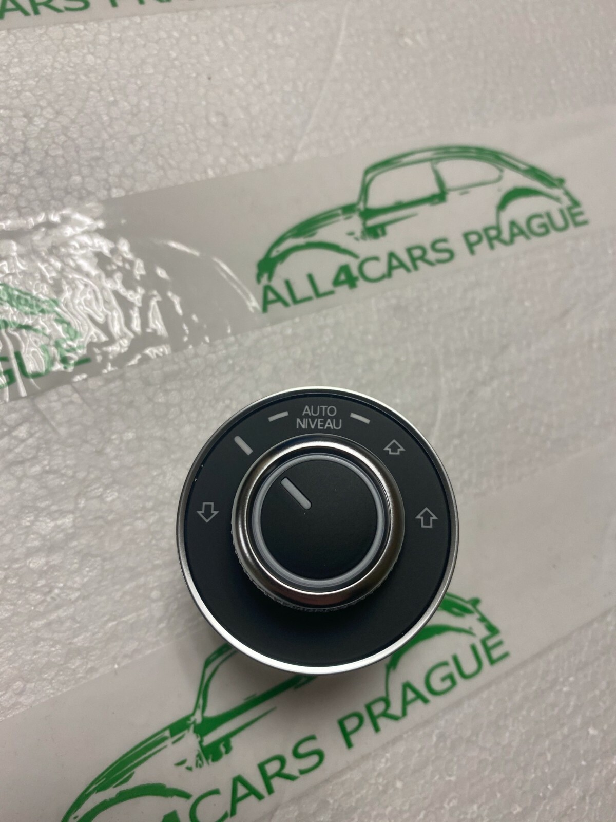 VW Touareg 7P Schalter Niveauregelung in Mittelkonsole 7P1927135 Neu VW Orig !