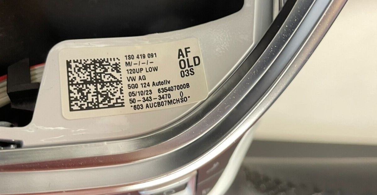 VW UP SPORT LENKRAD LEDER CHROM-SCHWARZ-WEISS 1S0419091AF Fast Neu Test Wagen.. - Obrázek 3