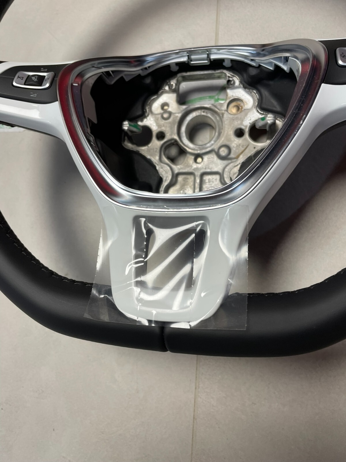 VW UP SPORT LENKRAD LEDER CHROM-SCHWARZ-WEISS 1S0419091AF Fast Neu Test Wagen.. - Obrázek 7