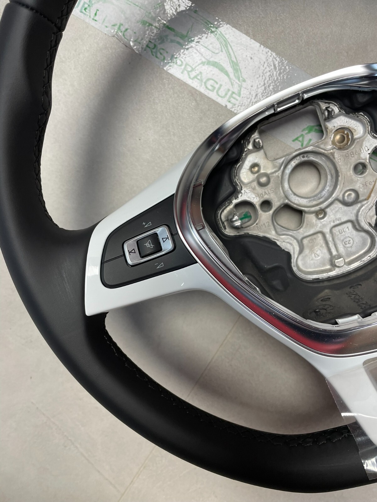 VW UP SPORT LENKRAD LEDER CHROM-SCHWARZ-WEISS 1S0419091AF Fast Neu Test Wagen.. - Obrázek 10