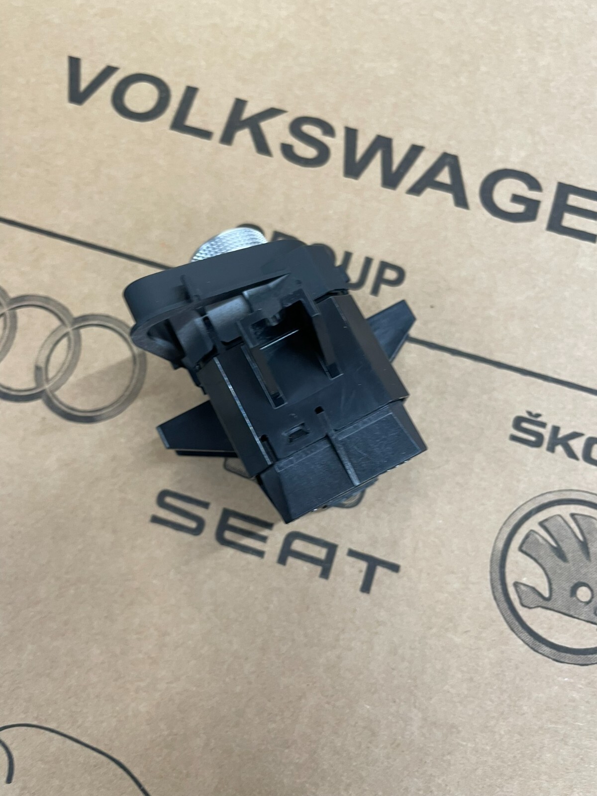 4M1919616B AUDI Q7 4M LAUTSTÄRKEREGLER SCHALTTAFEL 4M1919616B Fast Neu Test Car - Obrázek 8