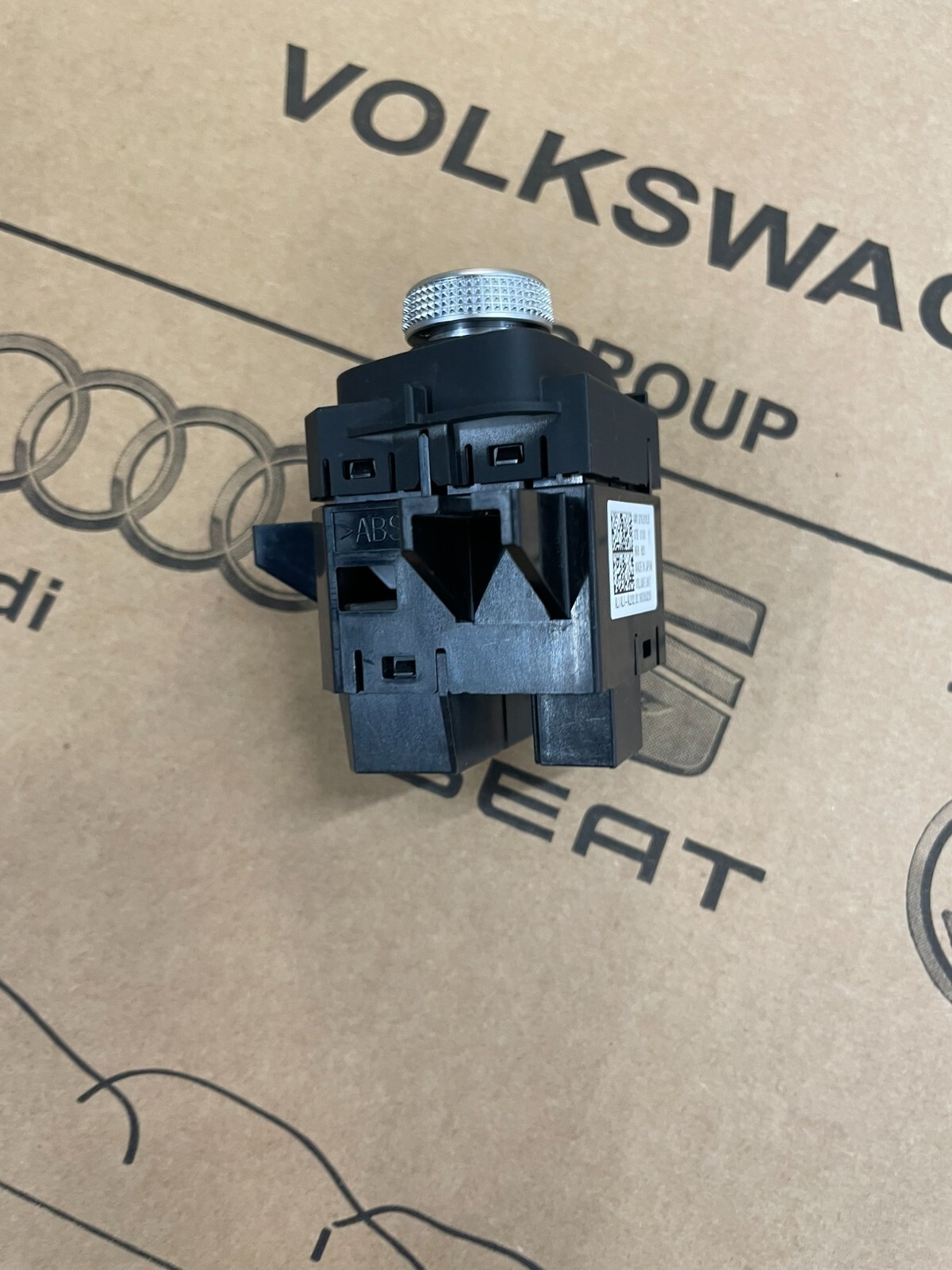 4M1919616B AUDI Q7 4M LAUTSTÄRKEREGLER SCHALTTAFEL 4M1919616B Fast Neu Test Car - Obrázek 9