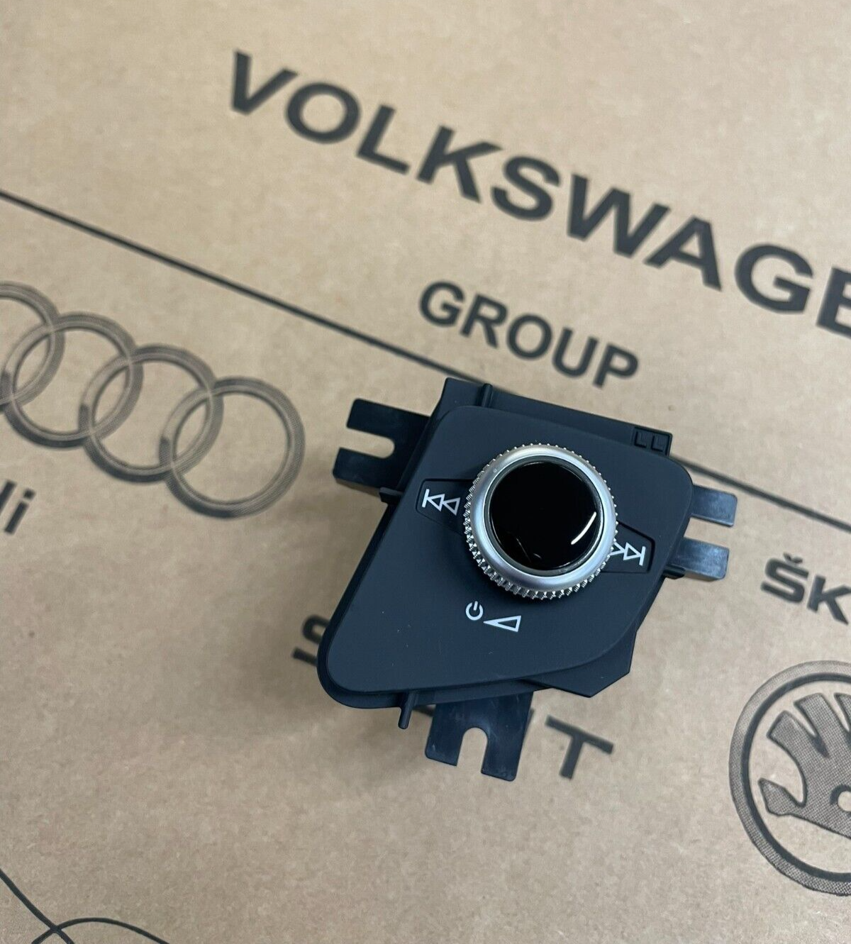 4M1919616B AUDI Q7 4M LAUTSTÄRKEREGLER SCHALTTAFEL 4M1919616B Fast Neu Test Car