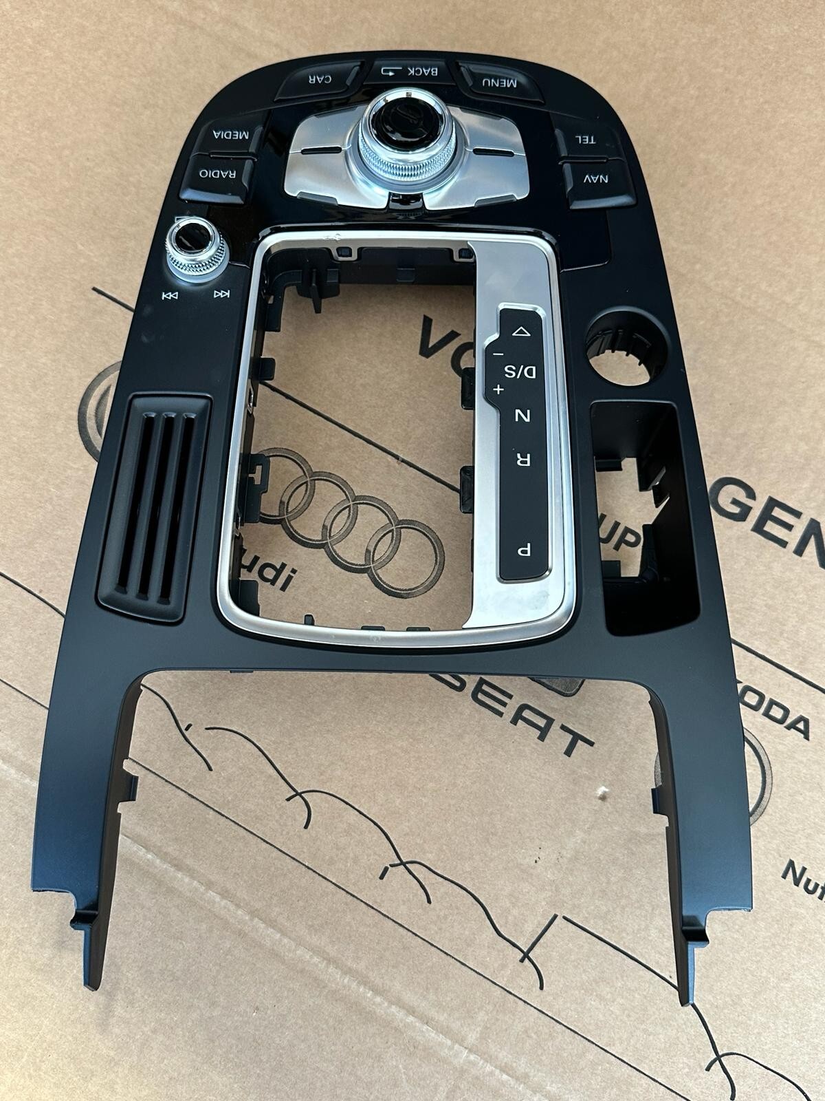 AUDI A4 A5 Q5 BEDIENUNGSEINHEIT FÜR MULTI-MEDIASYSTEM MMI 8T0919611L FAST NEU ! - Obrázek 3