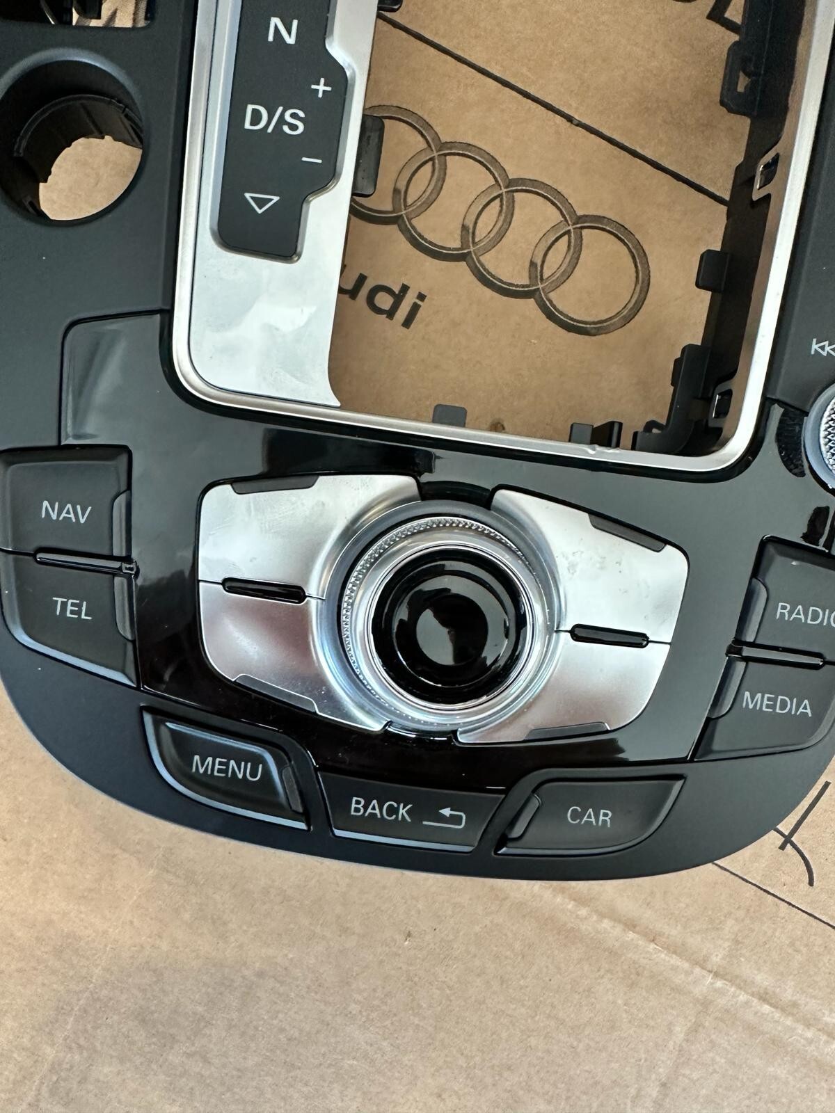 AUDI A4 A5 Q5 BEDIENUNGSEINHEIT FÜR MULTI-MEDIASYSTEM MMI 8T0919611L FAST NEU ! - Obrázek 5