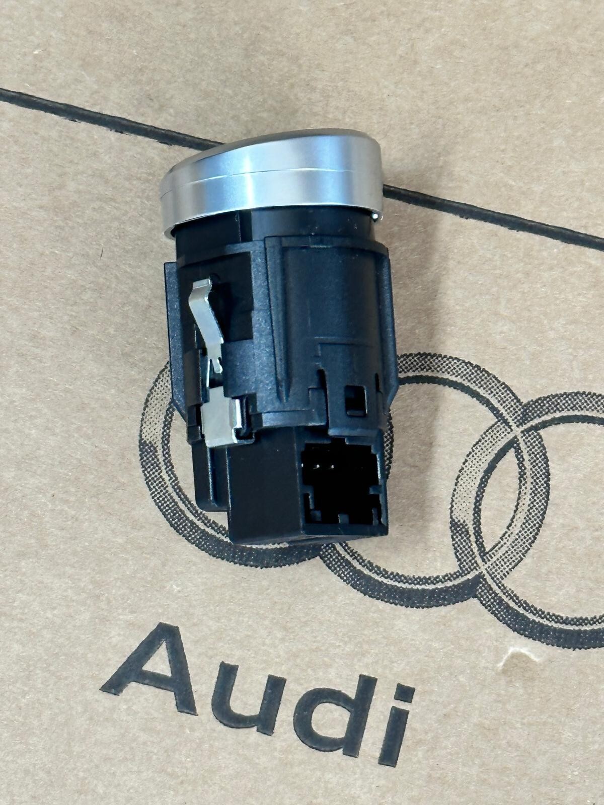 AUDI A4, A5, Q5 START STOP SCHALTER 8K0905217A FAST NEU-DEMONT VOM TEST WAGEN ! - Obrázek 7