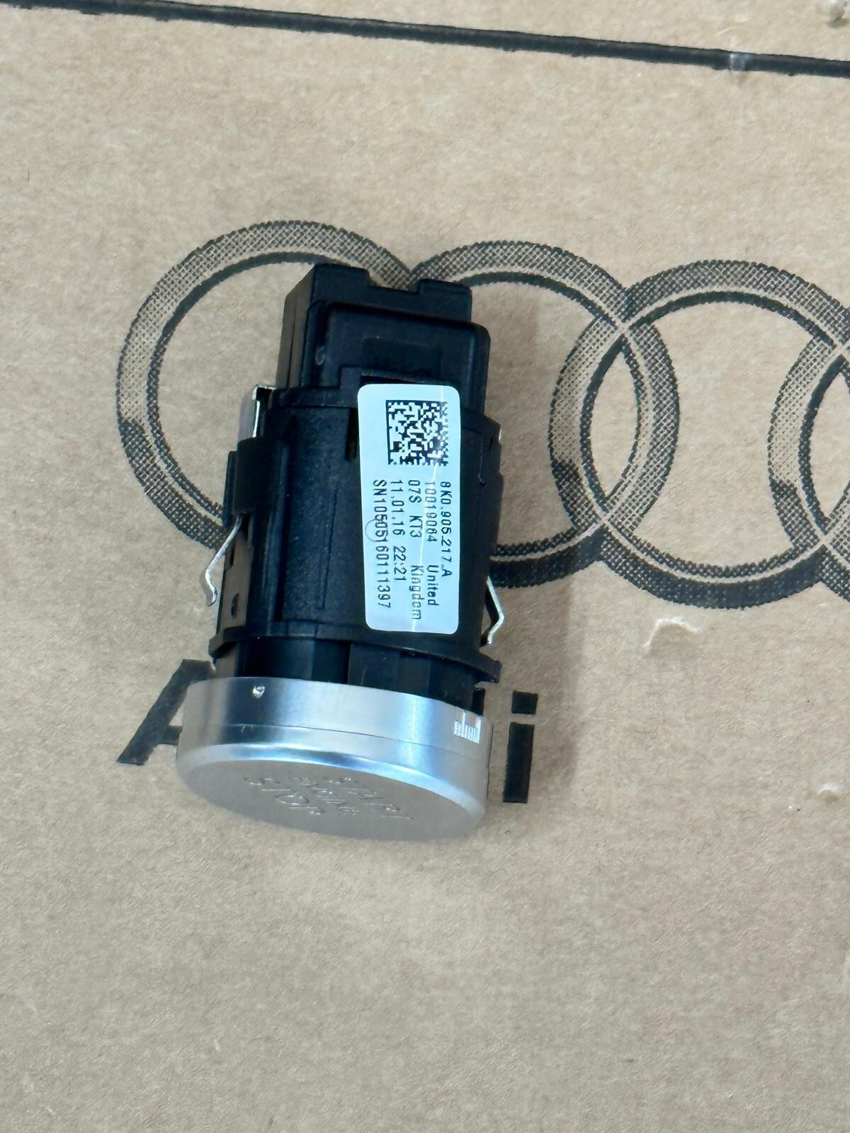 AUDI A4, A5, Q5 START STOP SCHALTER 8K0905217A FAST NEU-DEMONT VOM TEST WAGEN ! - Obrázek 9