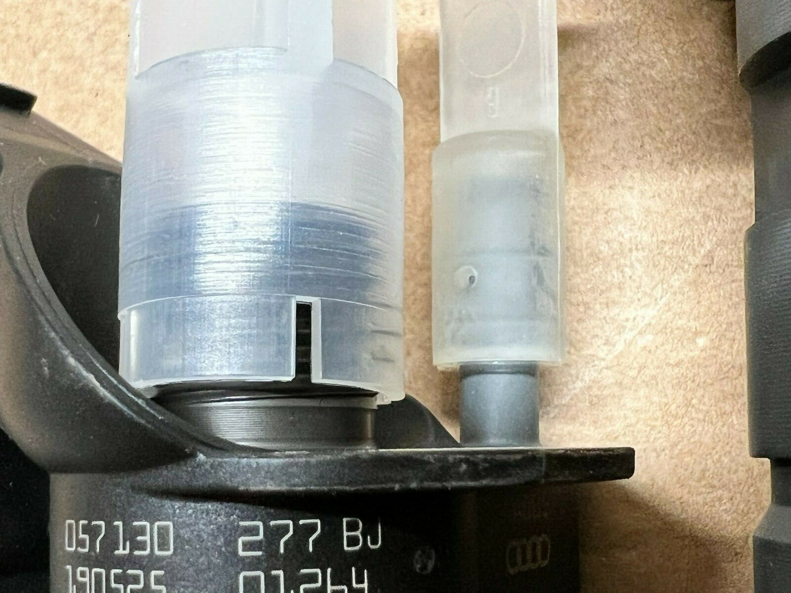 AUDI A8 Q7 Q8 TDI VW TOUAREG EINSPRITZDÜSE INJECTOR 057130277BJ ORIG. NEU!! - Obrázek 4