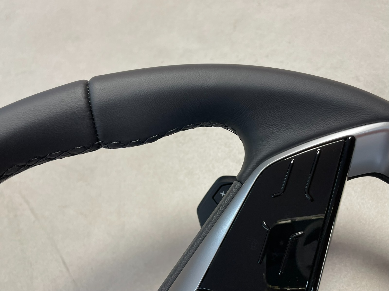 AUDI Q4 E-TRON LENKRAD BEHEIZT SPORT ABGEFLACHT 89A419091AP MIT ASSISTENTEN NEU - Obrázek 13