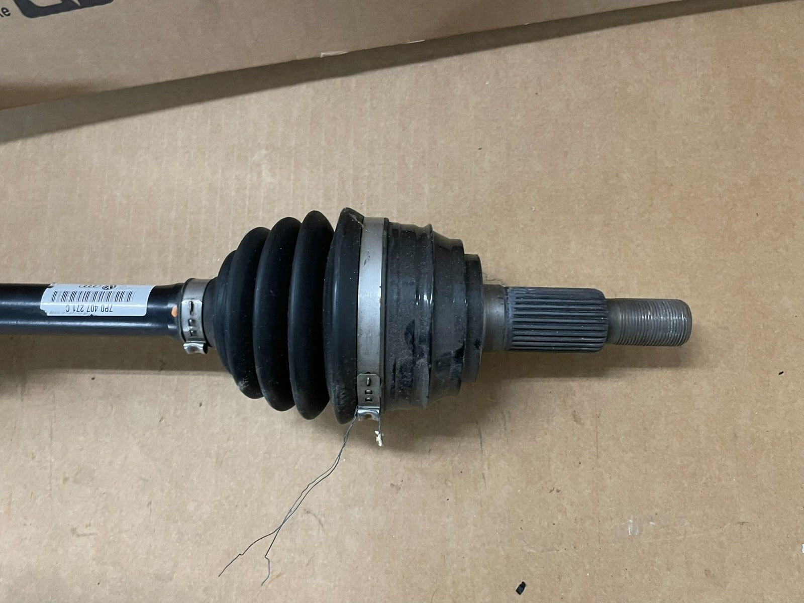 AUDI Q7 4L VW TOUAREG 7P GELENKWELLE 7P0407271C FAST NEU TEST WAGEN ORIG.VW TEIL - Obrázek 9