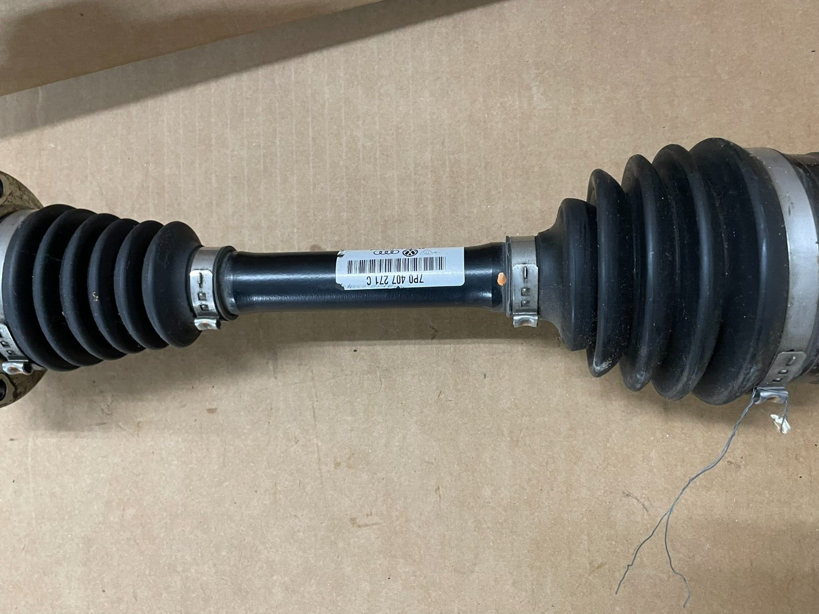 AUDI Q7 4L VW TOUAREG 7P GELENKWELLE 7P0407271C FAST NEU TEST WAGEN ORIG.VW TEIL - Obrázek 10