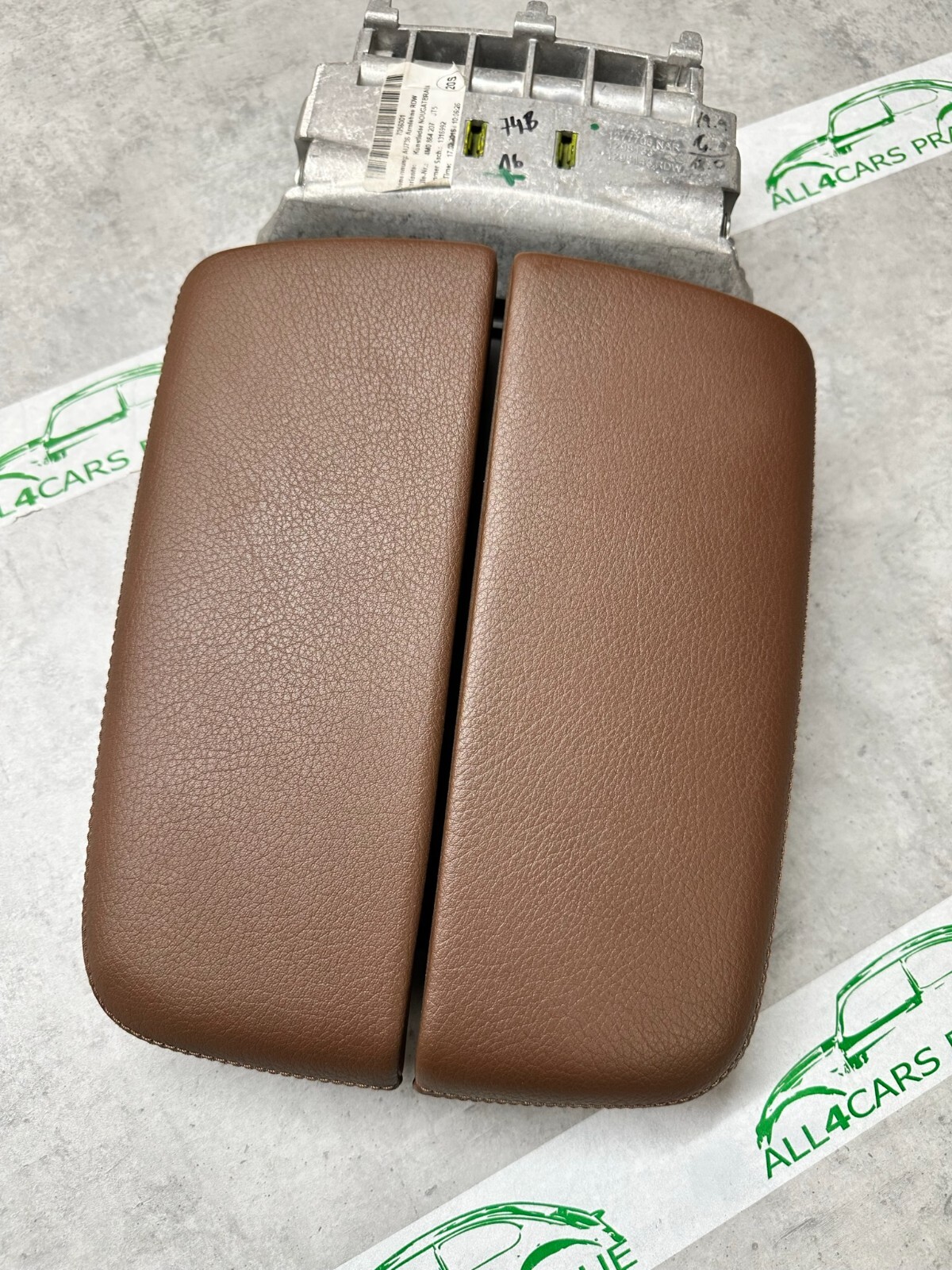 AUDI Q7 4M MITTELARMLEHNE NOUGATBRAUN KUNSTLEDER 2-TEILIG 4M0864207 JT5 ORIGINAL - Obrázek 3