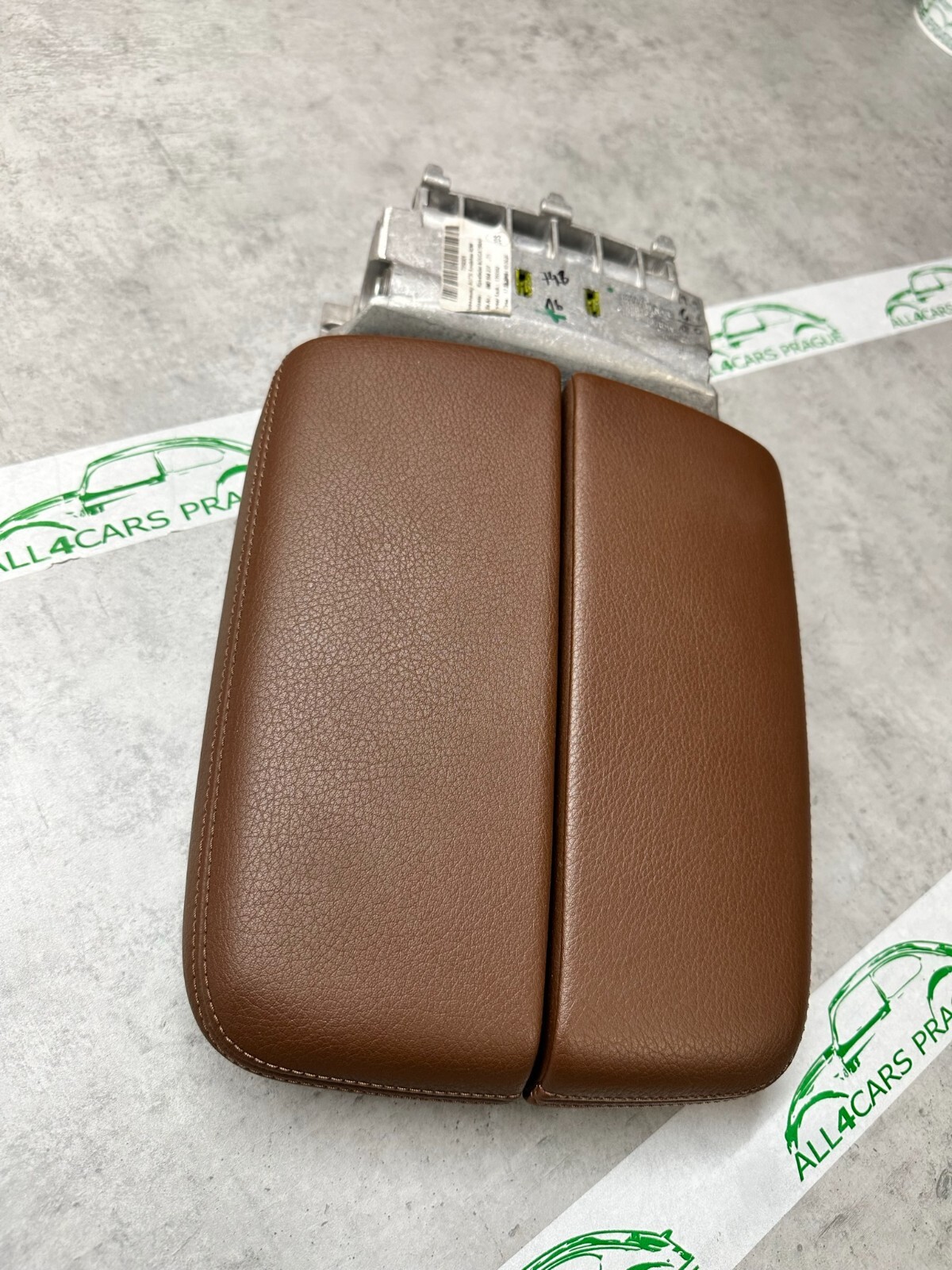 AUDI Q7 4M MITTELARMLEHNE NOUGATBRAUN KUNSTLEDER 2-TEILIG 4M0864207 JT5 ORIGINAL - Obrázek 4