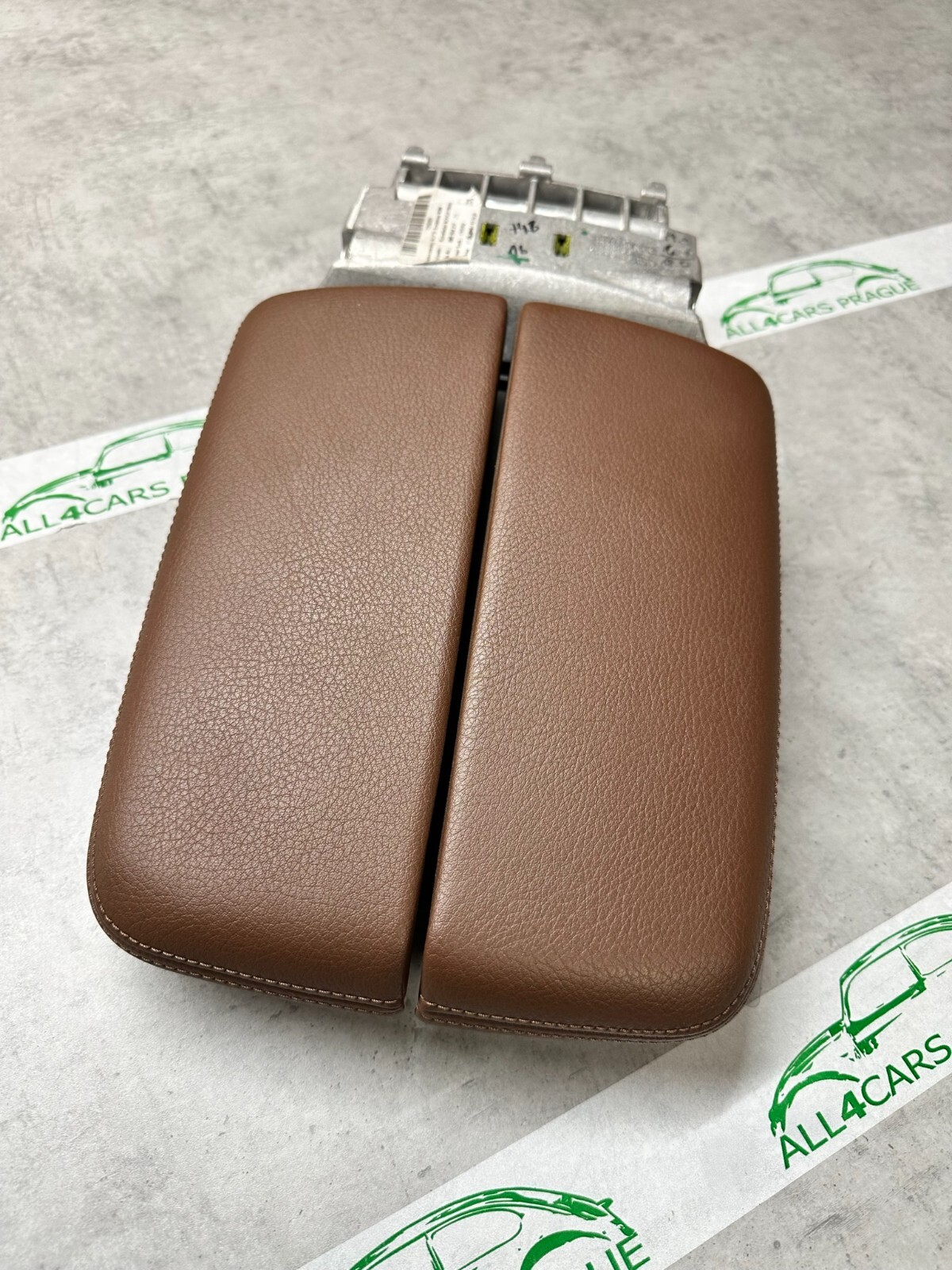 AUDI Q7 4M MITTELARMLEHNE NOUGATBRAUN KUNSTLEDER 2-TEILIG 4M0864207 JT5 ORIGINAL