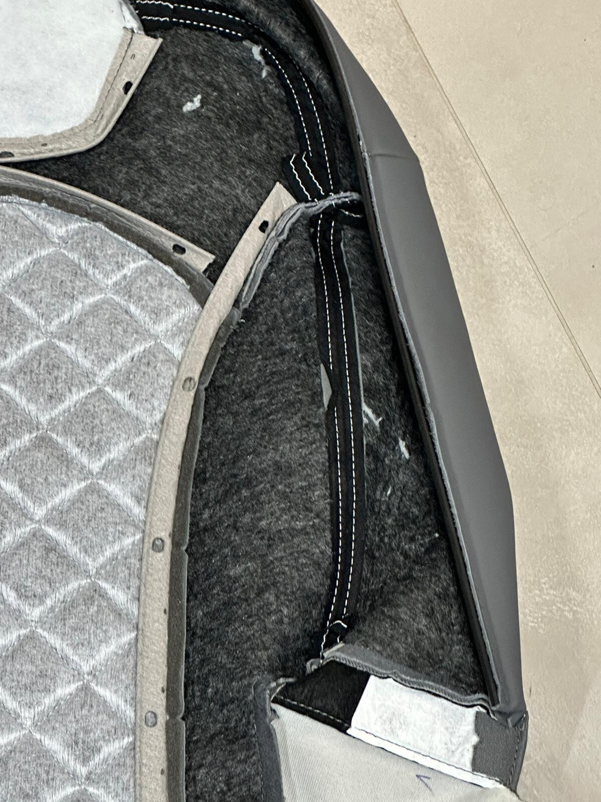 AUDI Q7 SQ7 BEZUG GRAU LEDER BEZUG HINTEN LINKS ORIGINAL AUDI TEIL VALCONA PLUS - Obrázek 8