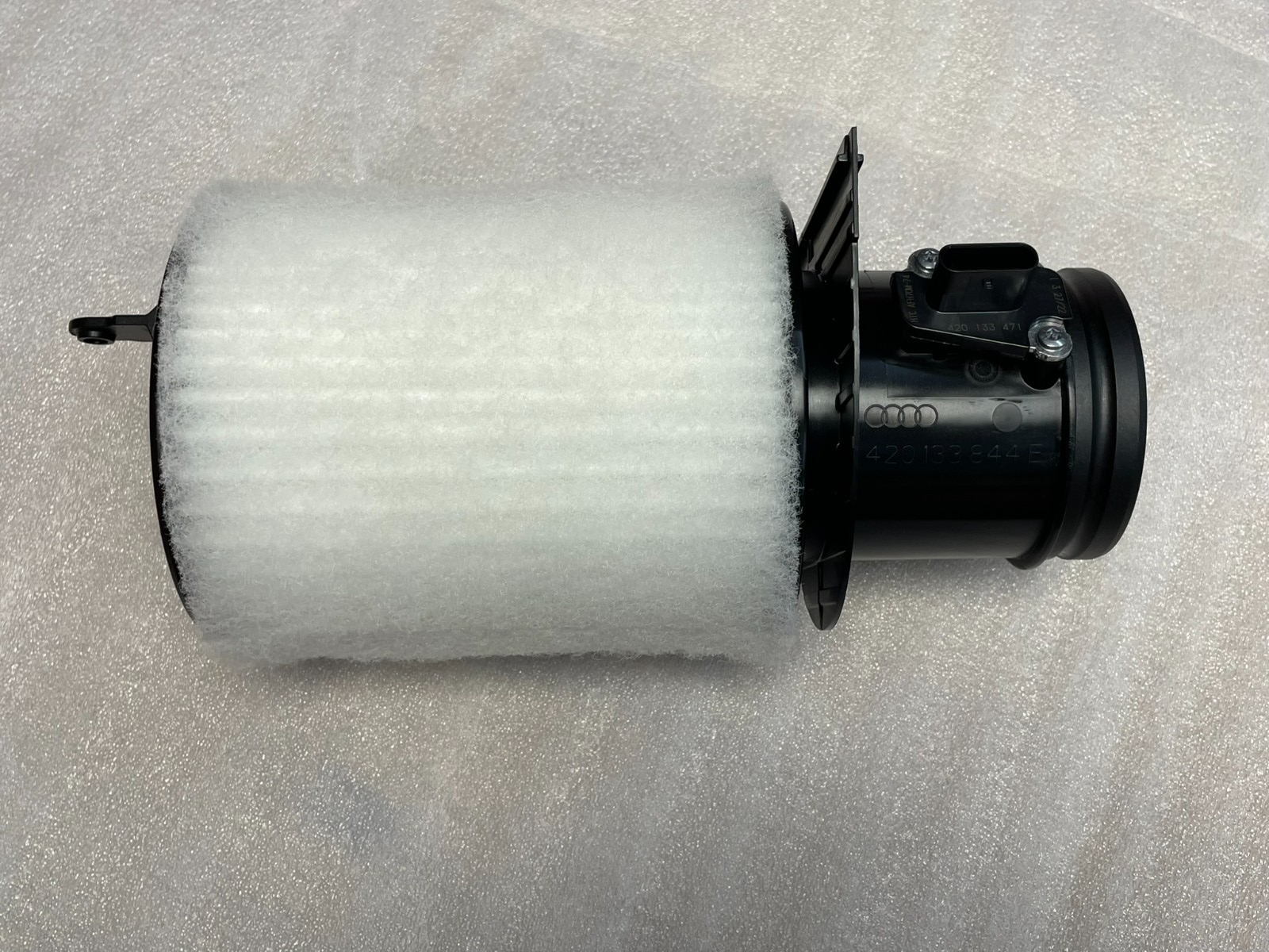 AUDI R8 LUFTFILTEREINSATZ LUFTMASSENMESSER SENZOR 420133844E 420133471 ORIG NEU - Obrázek 7