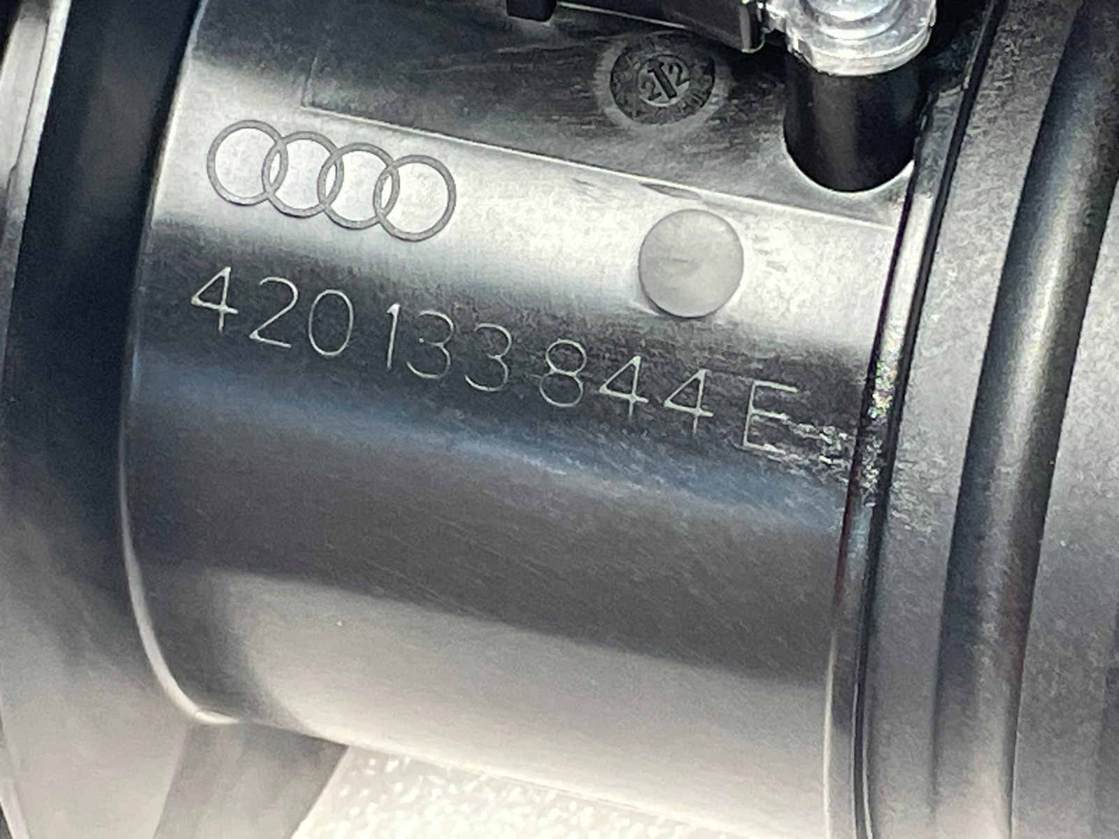 AUDI R8 LUFTFILTEREINSATZ LUFTMASSENMESSER SENZOR 420133844E 420133471 ORIG NEU - Obrázek 8