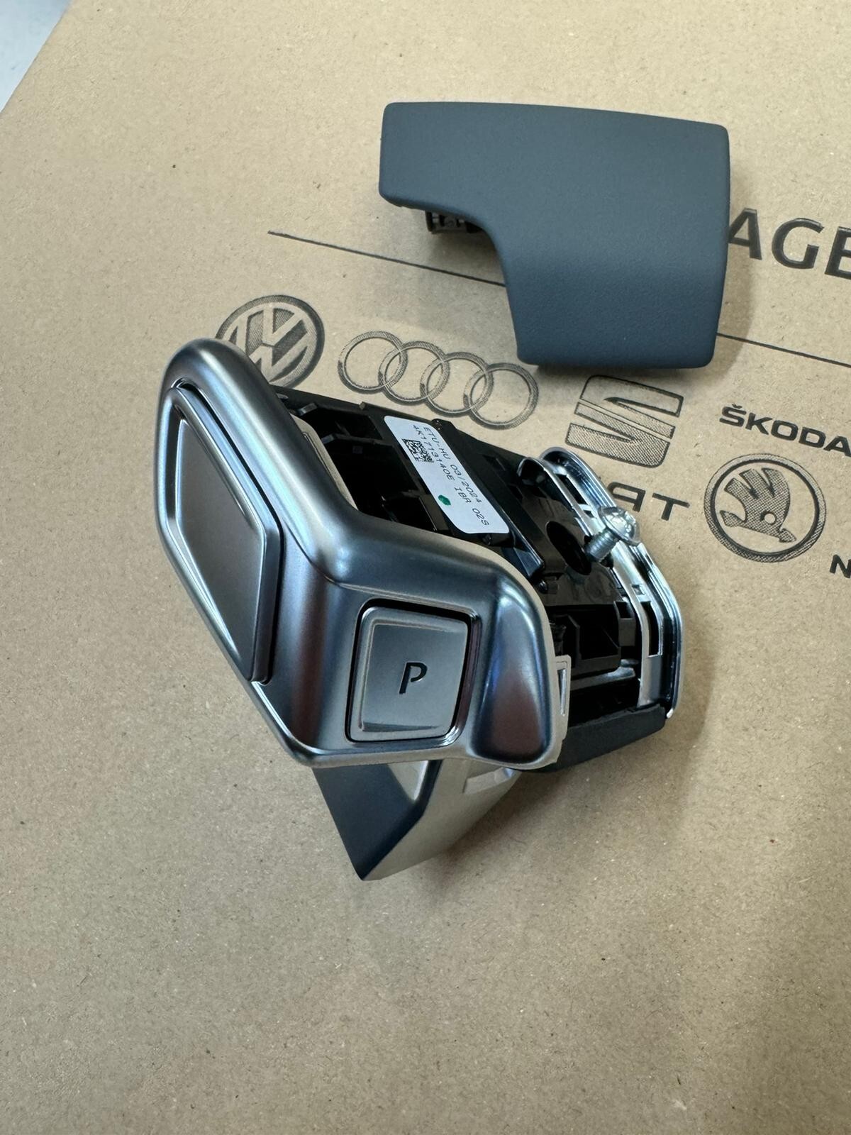 AUDI SCHALTKNAUF GRIFF GRAU LEDER 4K1713139D 4K1713140E AUTOMATIK GETRIEBE NEU - Obrázek 3