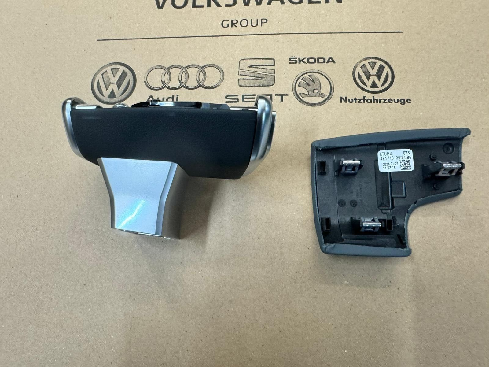 AUDI SCHALTKNAUF GRIFF GRAU LEDER 4K1713139D 4K1713140E AUTOMATIK GETRIEBE NEU - Obrázek 5