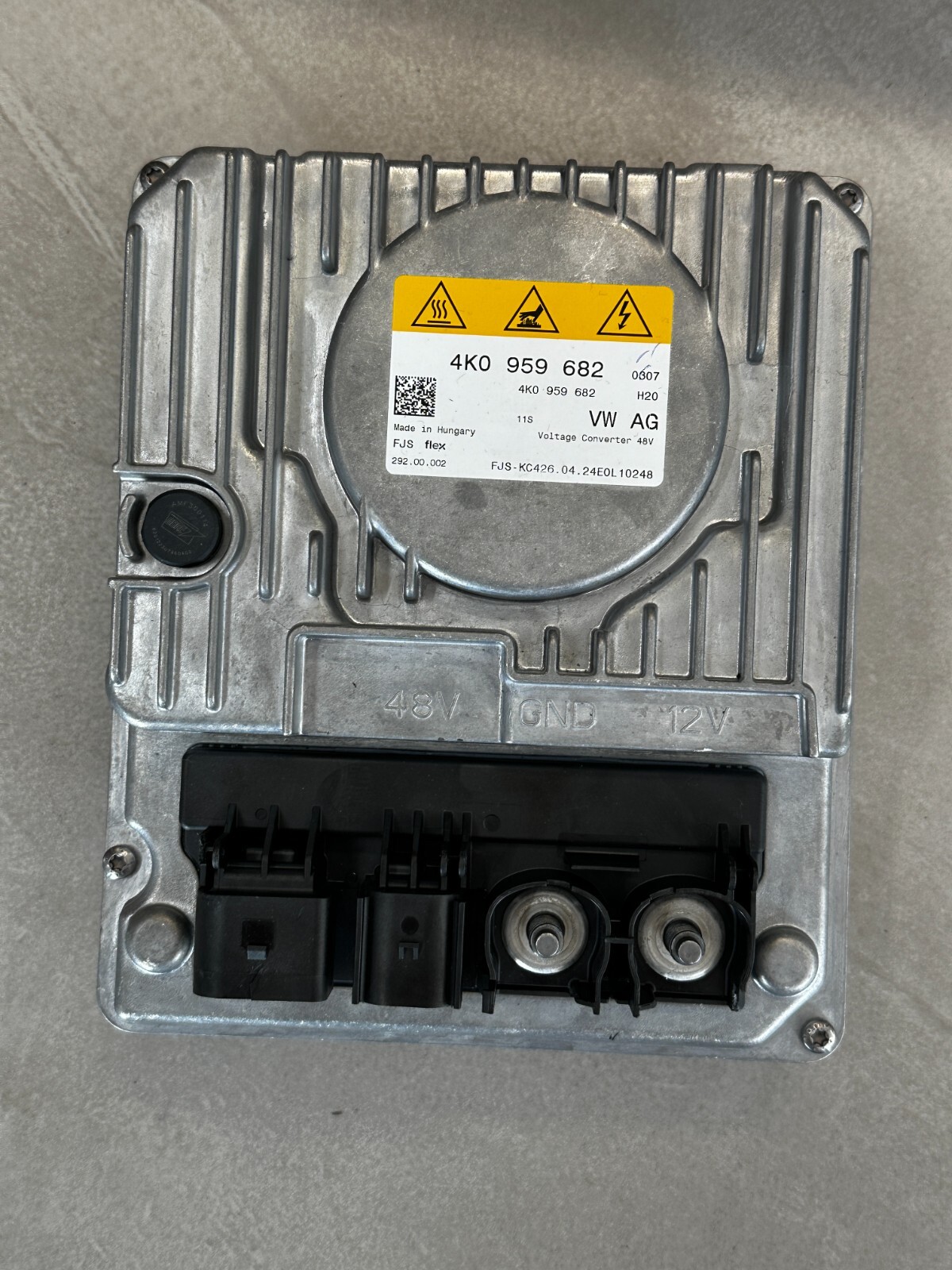 AUDI VW BENTLEY STEUERGERÄT SPANNUNGSWANDLER MODUL SPANNUNG 4K0959682 FAST NEU..