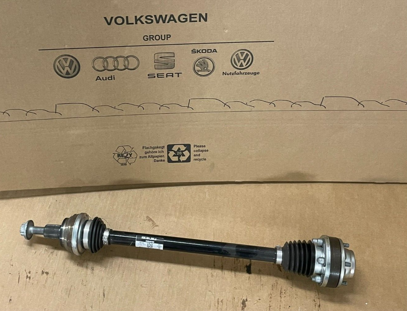 AUDI VW ŠKODA SEAT GELENKWELLE MIT GLEICHLAUFGELENKEN LINKS HINTEN 5Q0501203A