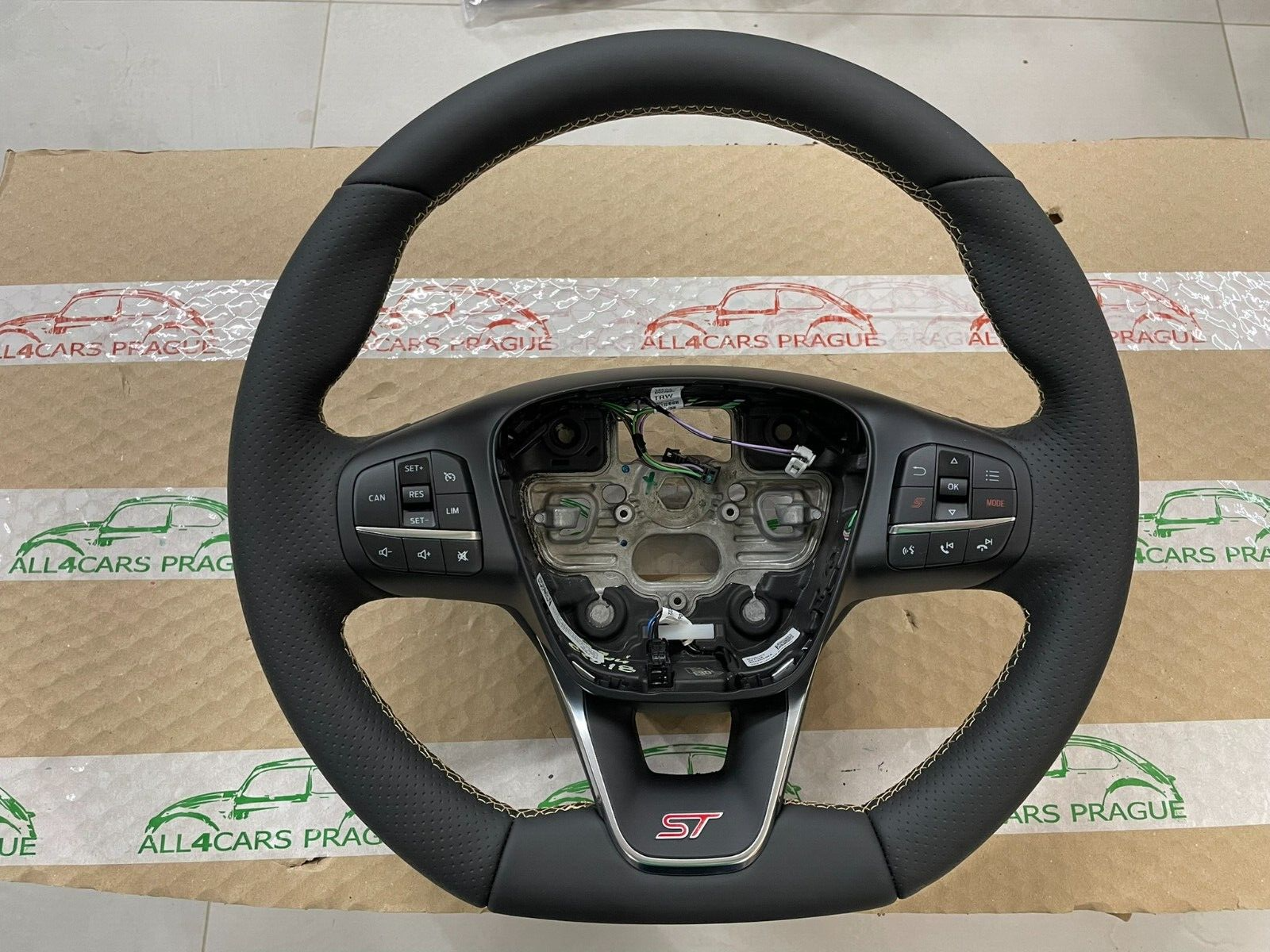 FORD FOCUS ST-LINE SPORTLENKRAD ABGEFLACHT MULTIFUNKTIONAL 21816000129 ORIG NEU