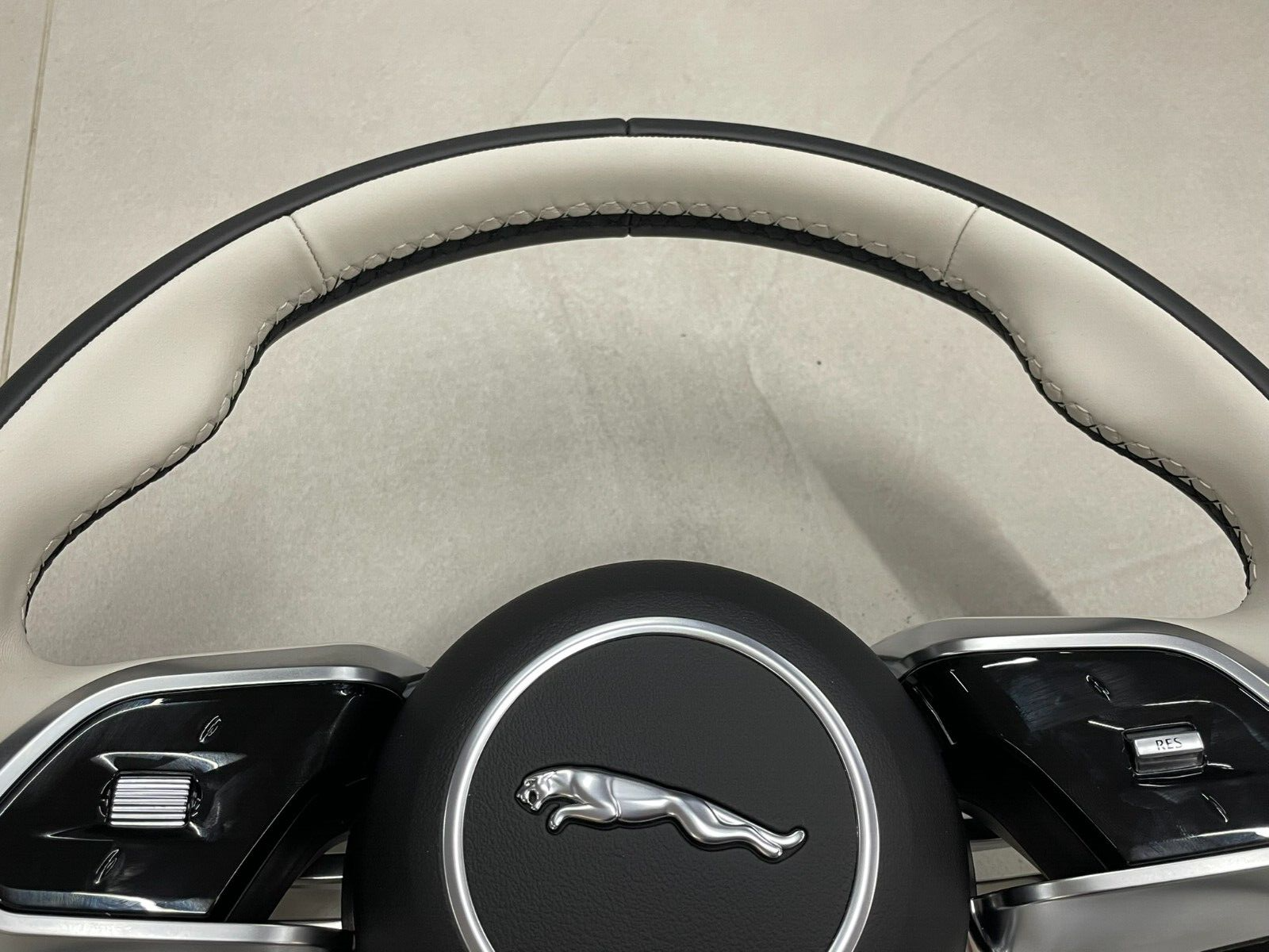 JAGUAR LENKRAD SPORT LEDER MULTIFUNKTION MIT PADELS MIT AIRBAG ORIG.NEU - Obrázek 7