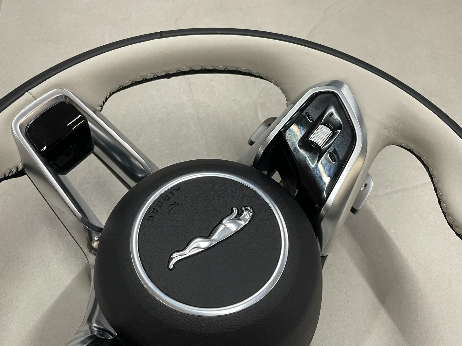 JAGUAR LENKRAD SPORT LEDER MULTIFUNKTION MIT PADELS MIT AIRBAG ORIG.NEU - Obrázek 10