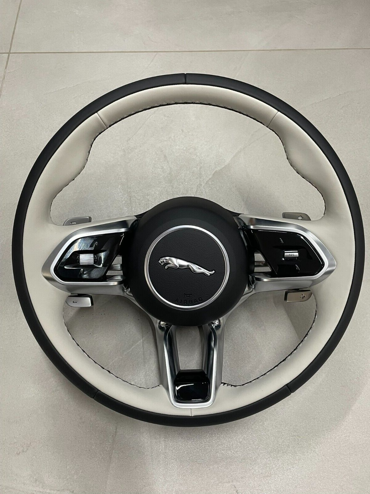 JAGUAR LENKRAD SPORT LEDER MULTIFUNKTION MIT PADELS MIT AIRBAG ORIG.NEU