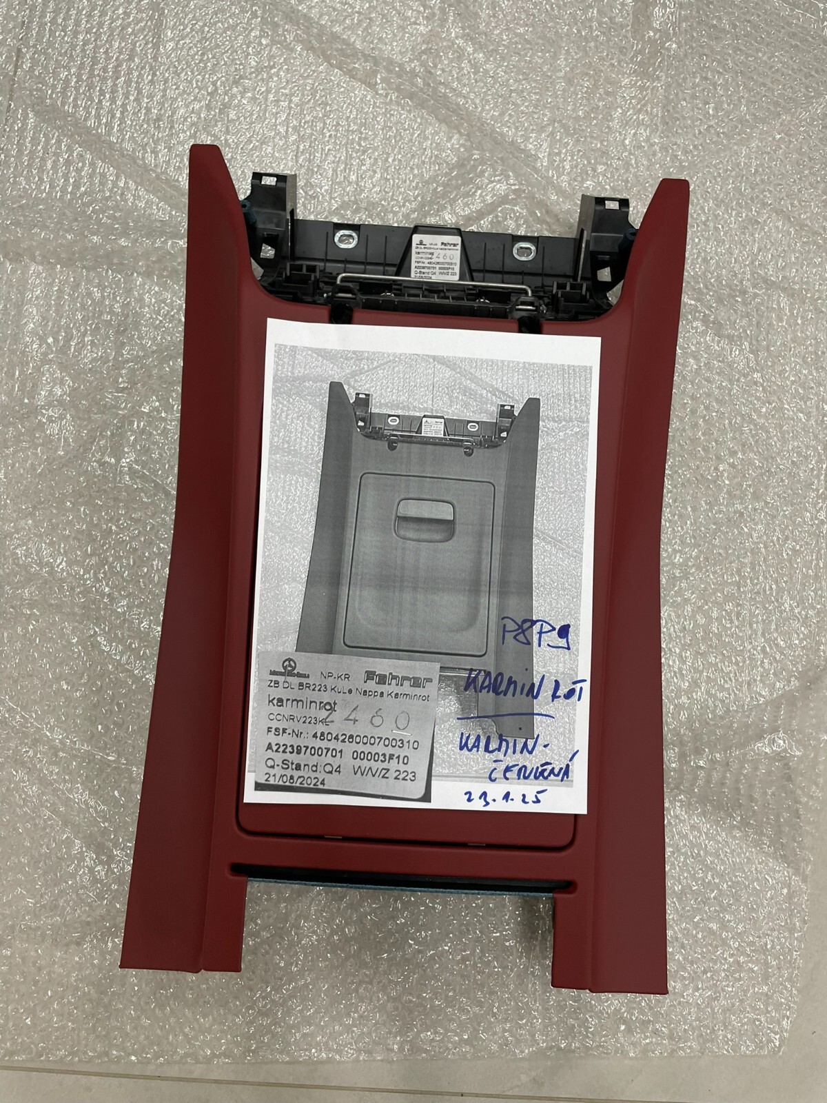 MERCEDES-BENZ S-KLASSE W223 V223 ABLAGEFACH A2239700701 KARMIN ROT DEM TEST CAR - Obrázek 23