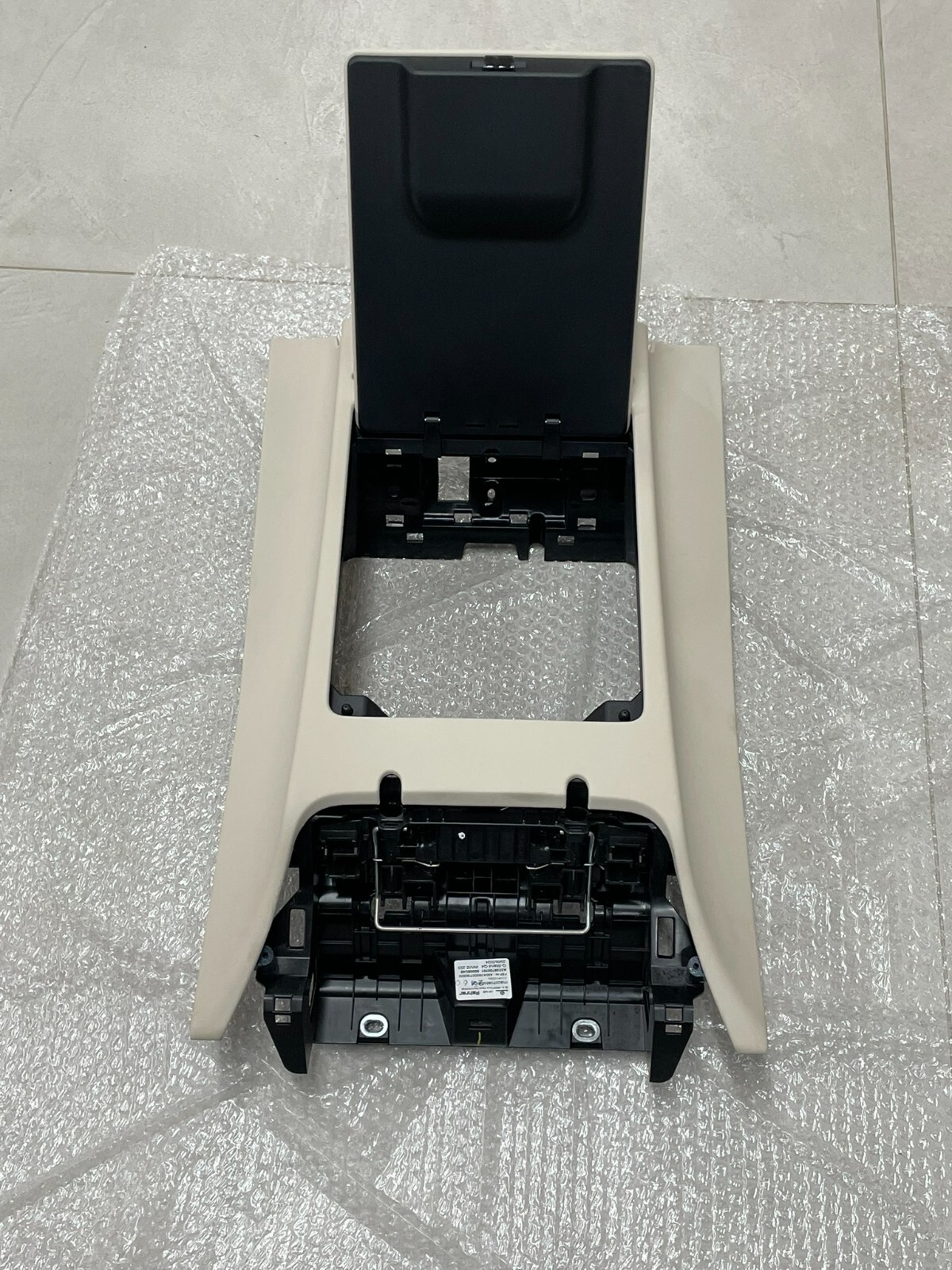 MERCEDES-BENZ S-KLASSE W223 V223 ABLAGEFACH A2239700701 MACCIATOBEIGE TEST WAGEN - Obrázek 14