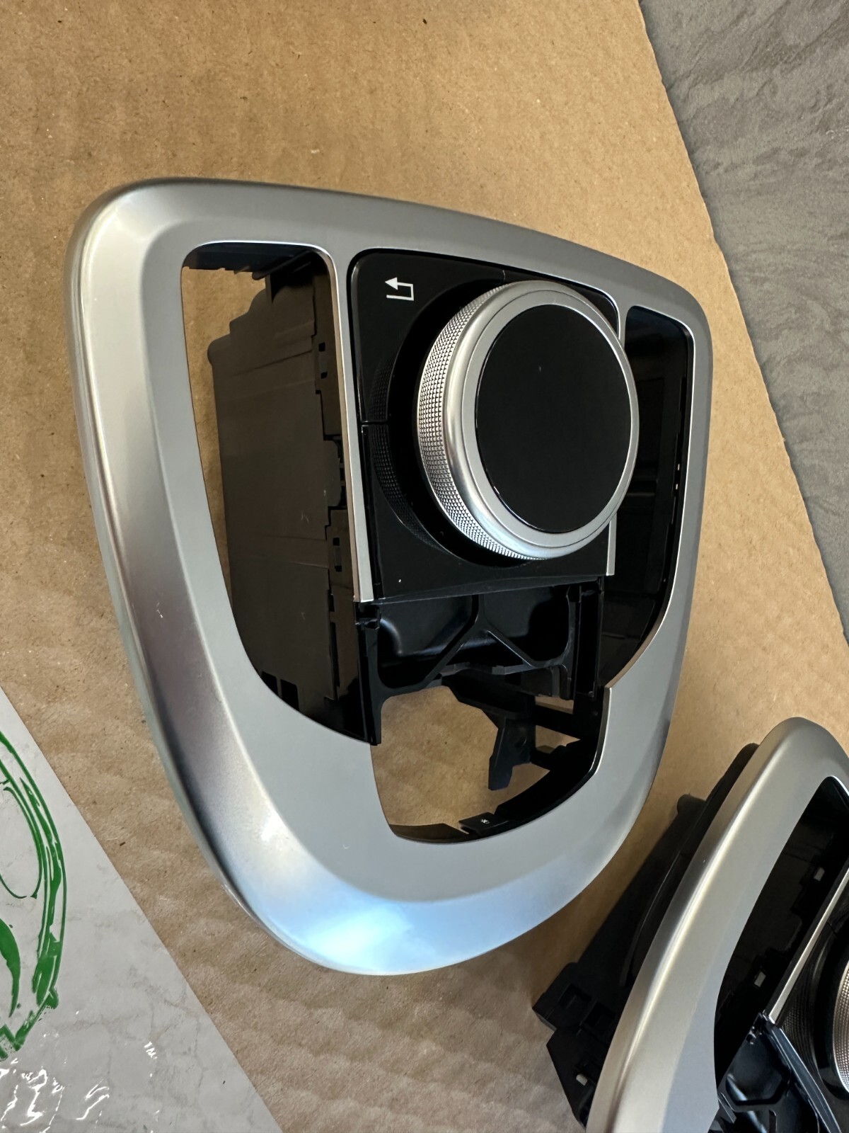 MERCEDES W447 V-KLASSE TOUCH PAD BEDIENTEIL MITTELKONSOLE SCHALTER A4479000208.. - Obrázek 11