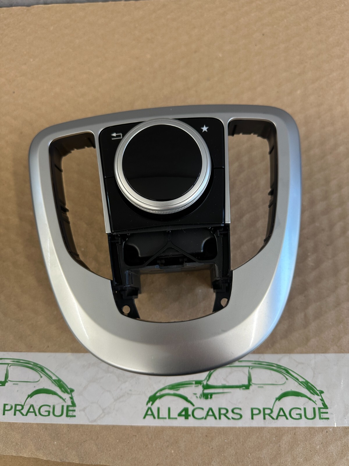 MERCEDES W447 V-KLASSE TOUCH PAD BEDIENTEIL MITTELKONSOLE SCHALTER A4479000208.. - Obrázek 3