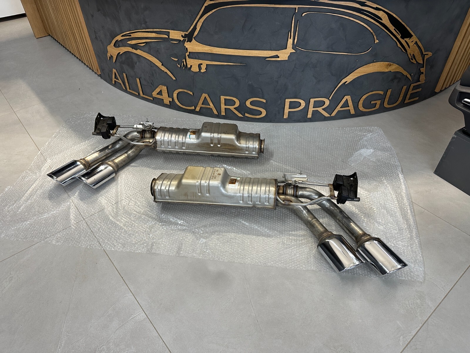 MERCEDES W463 A G63 AMG AUSPUFF ENDSCHALLDÄMPFER ESD A4634900902 A4634901002 - Obrázek 3