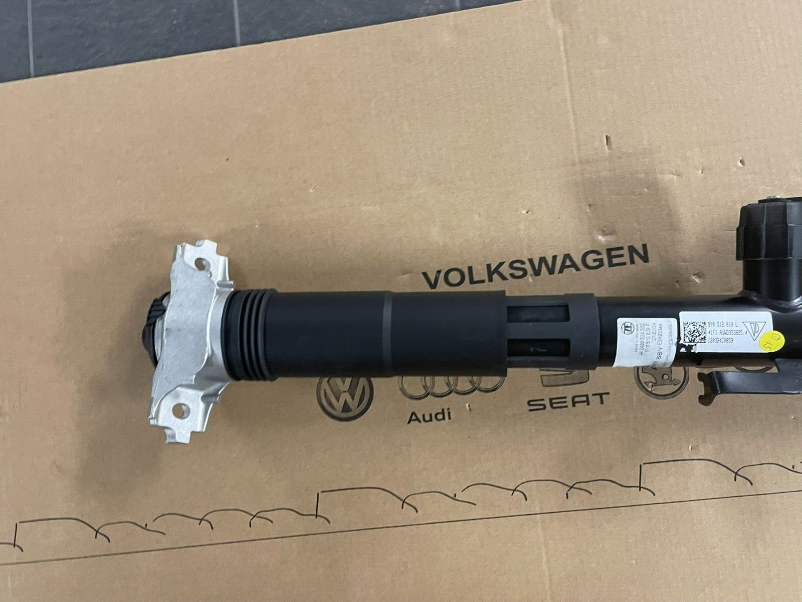 PORSCHE CAYENNE 9YA-2 STOSSDÄMPFER ELEKTRISCH HINTER RECHTS 9Y0513028F ORIG NEU - Obrázek 21