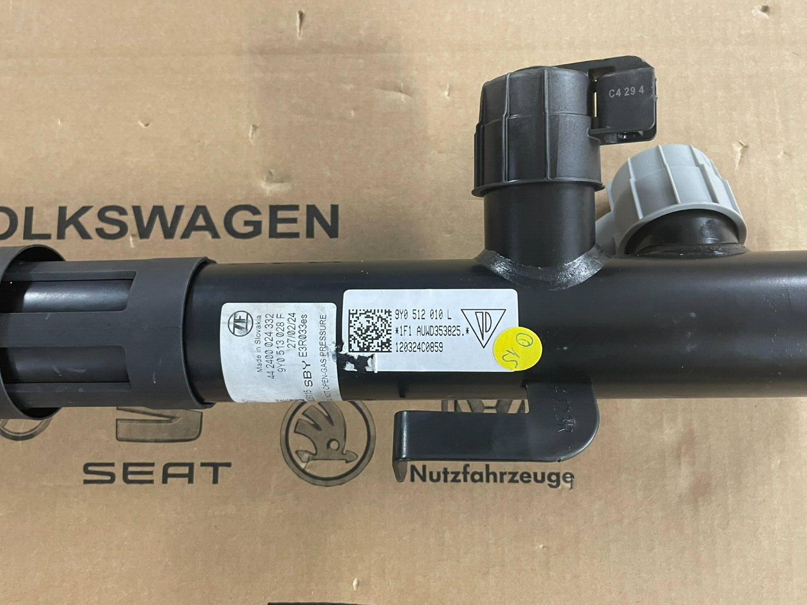 PORSCHE CAYENNE 9YA-2 STOSSDÄMPFER ELEKTRISCH HINTER RECHTS 9Y0513028F ORIG NEU - Obrázek 4