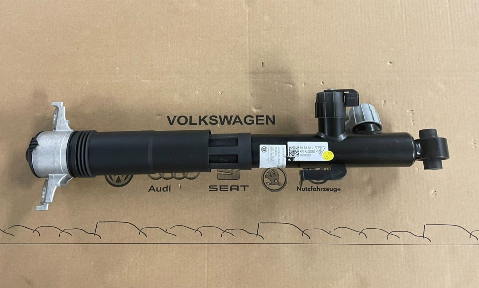 PORSCHE CAYENNE 9YA-2 STOSSDÄMPFER ELEKTRISCH HINTER RECHTS 9Y0513028F ORIG NEU