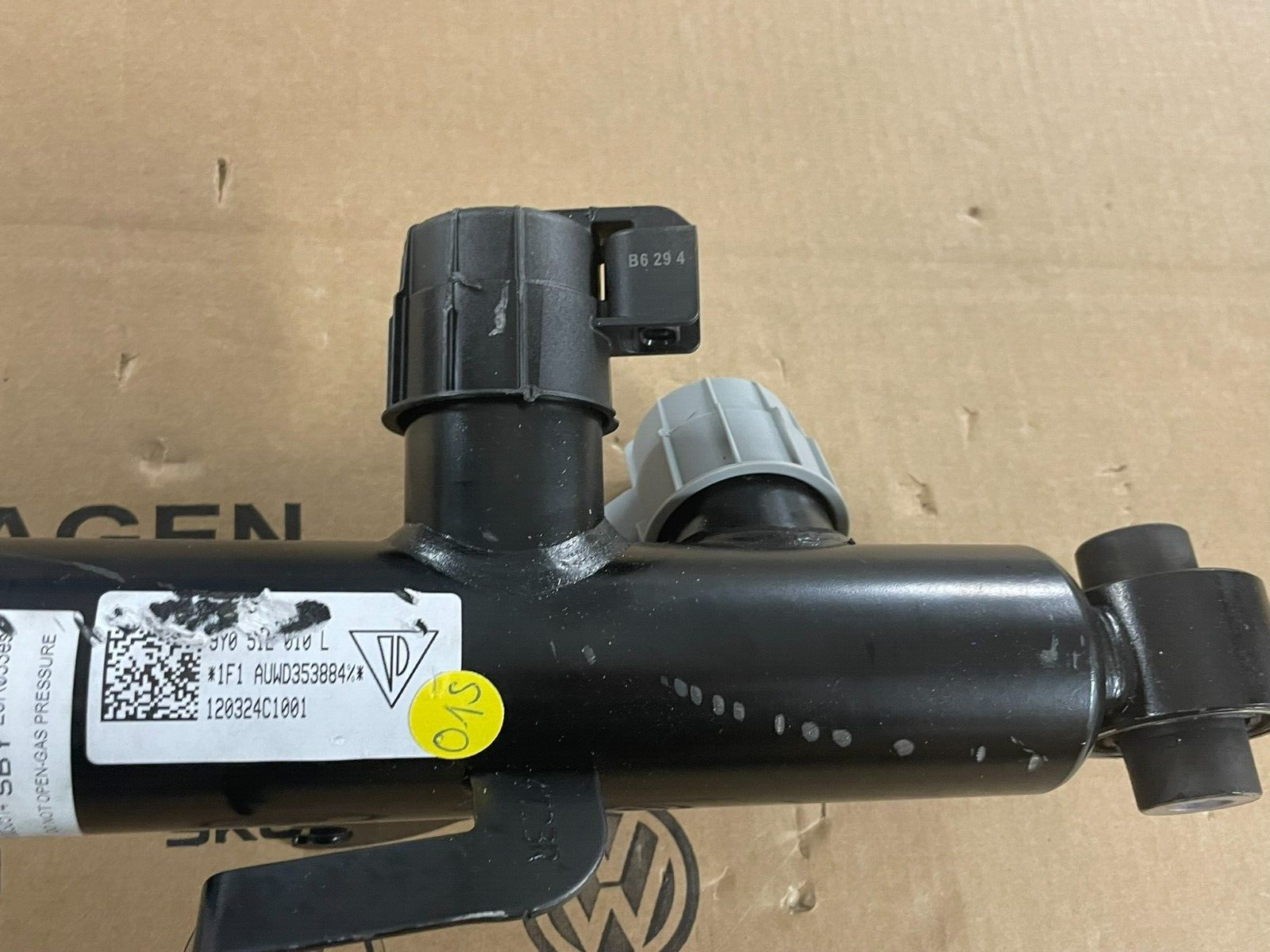 PORSCHE CAYENNE 9YA-2 STOSSDÄMPFER ELEKTRISCH HINTER RECHTS 9Y0513028F ORIG.NEU - Obrázek 3