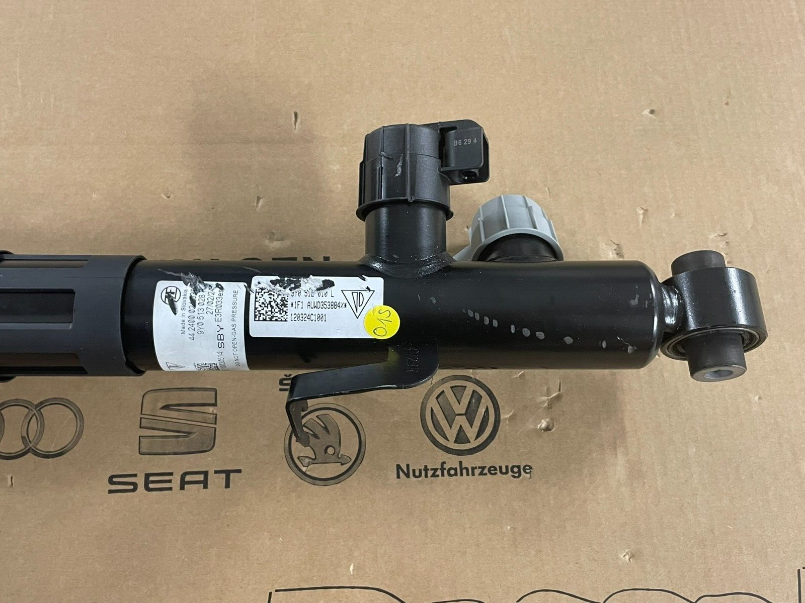 PORSCHE CAYENNE 9YA-2 STOSSDÄMPFER ELEKTRISCH HINTER RECHTS 9Y0513028F ORIG.NEU - Obrázek 4