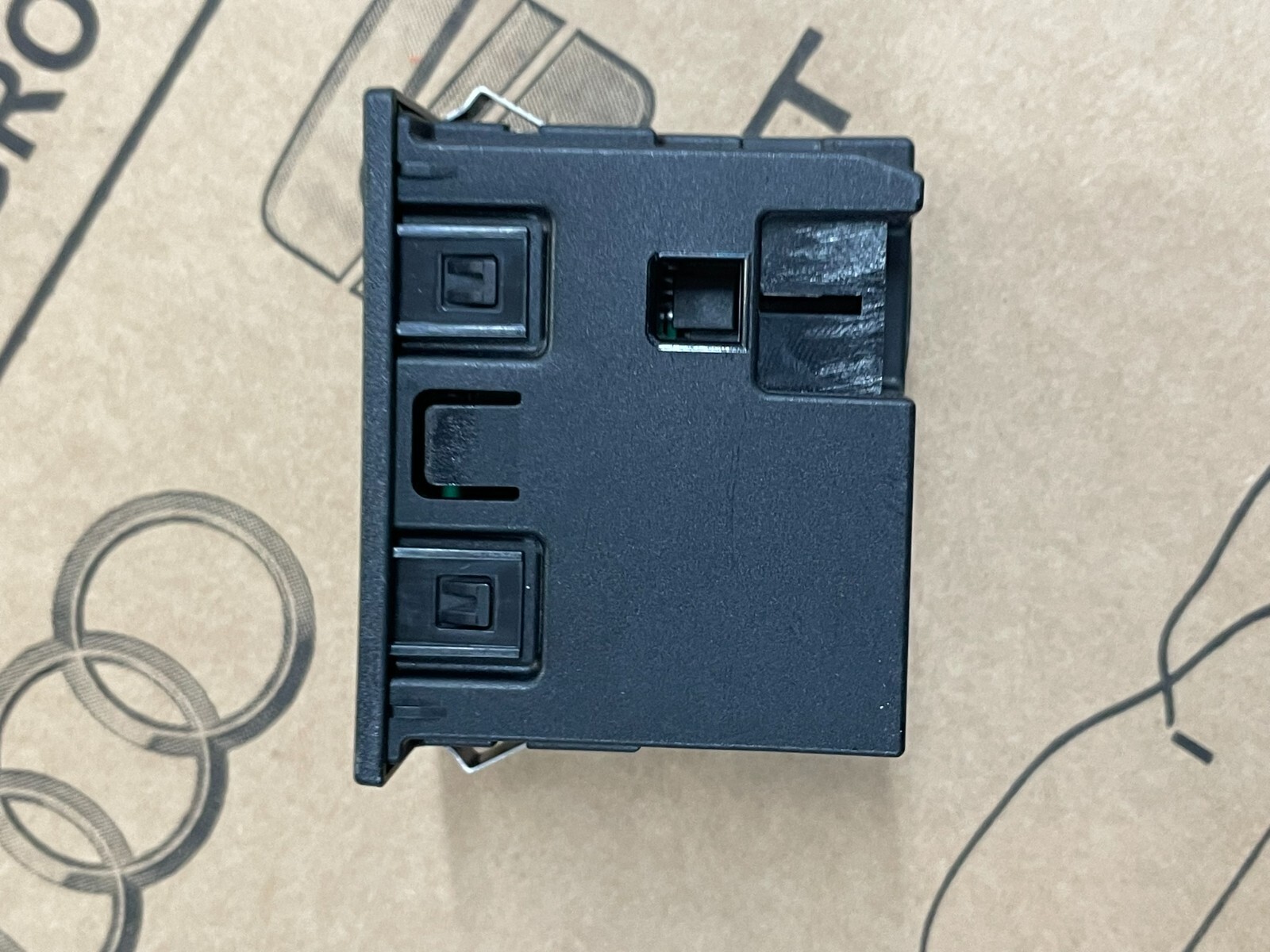 PORSCHE CAYENNE MACAN MULTIMEDIA SCHNITTSTELLE USB-C BUCHSEN 9Y0035736A Fast Neu - Obrázek 11