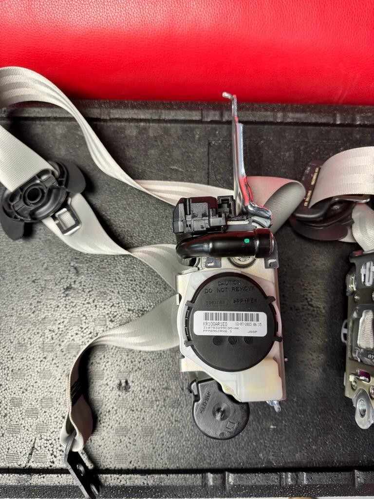 PORSCHE CAYENNE SICHERHEITS GURTEN SEATBELTS 9Y0857705L -9Y0857706L L+R ORIG NEW - Obrázek 5