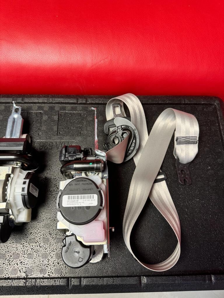 PORSCHE CAYENNE SICHERHEITS GURTEN SEATBELTS 9Y0857705L -9Y0857706L L+R ORIG NEW - Obrázek 9